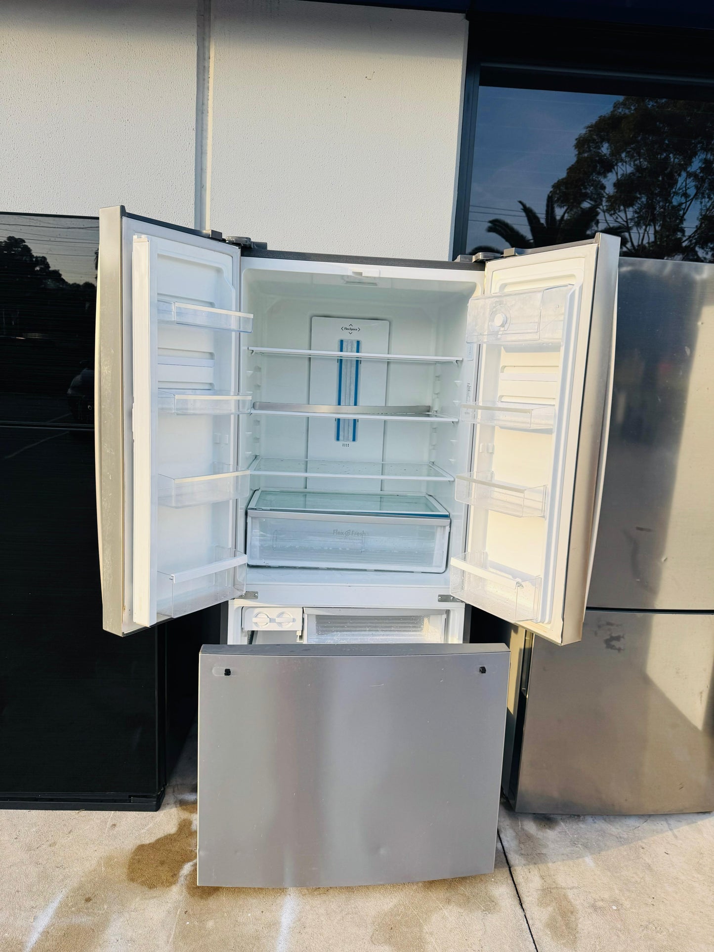 WESTING HOUSE FRENCH DOOR 524 LITRES FRIDGE FREEZER