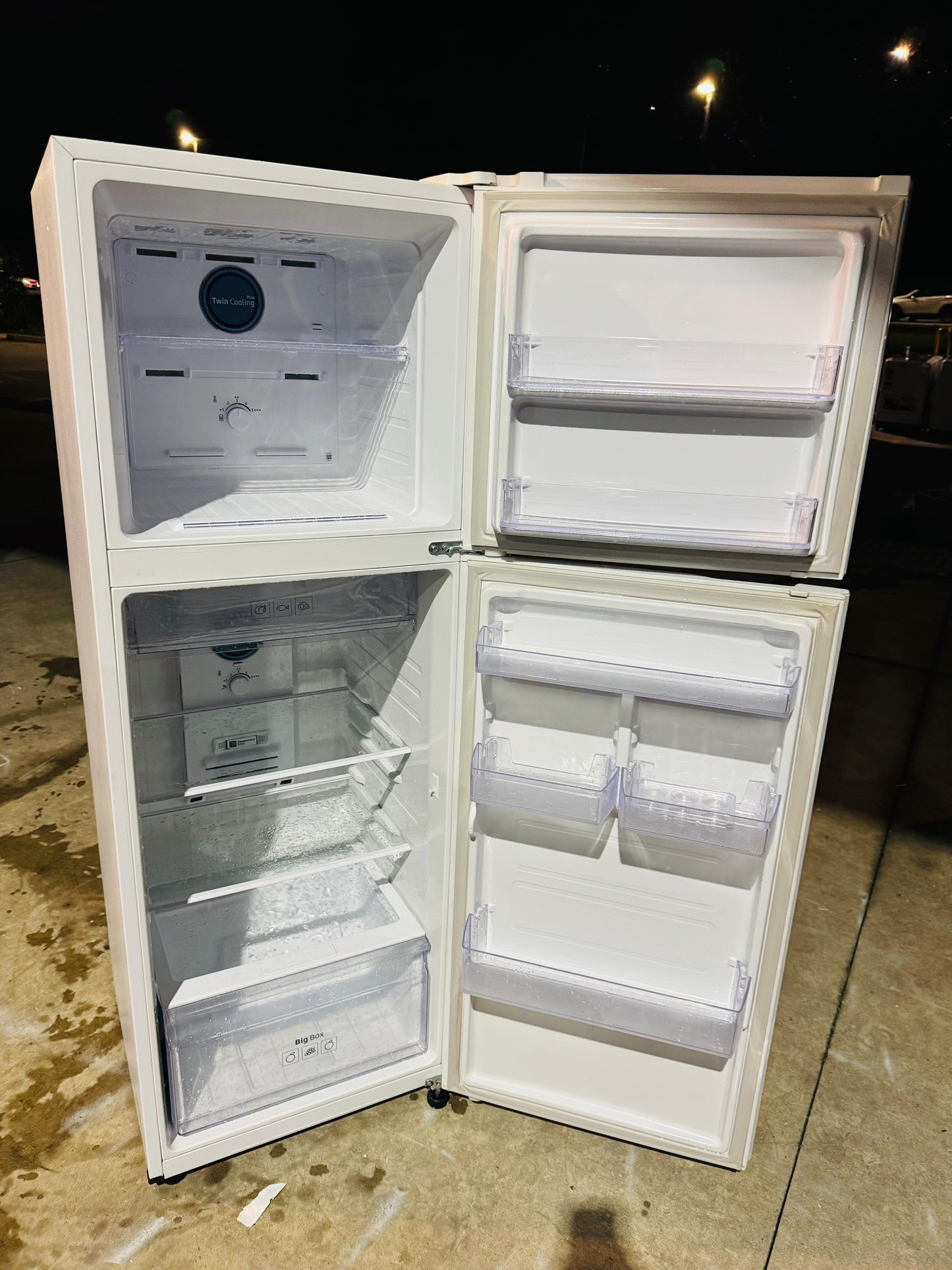 SAMSUNG 343 LITRES FRIDGE FREEZER