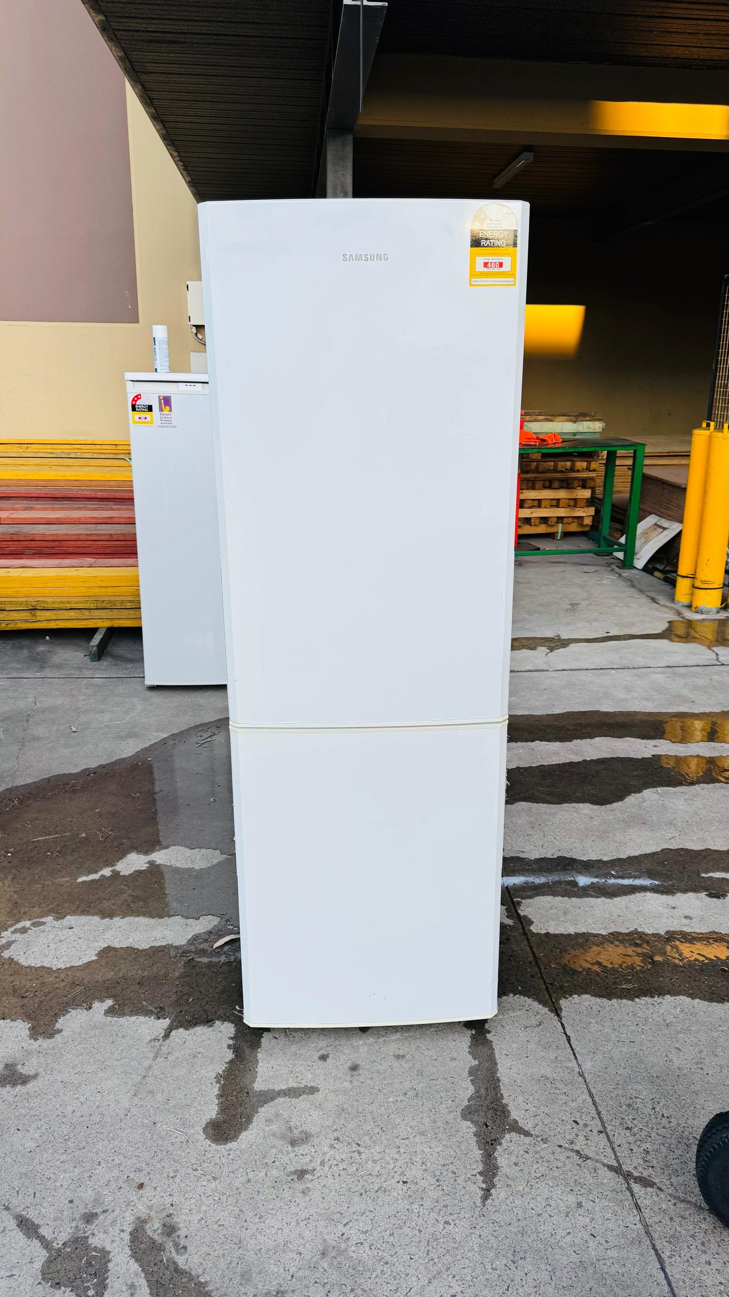 SAMSUNG 324 LITRES FRIDGE FREEZER