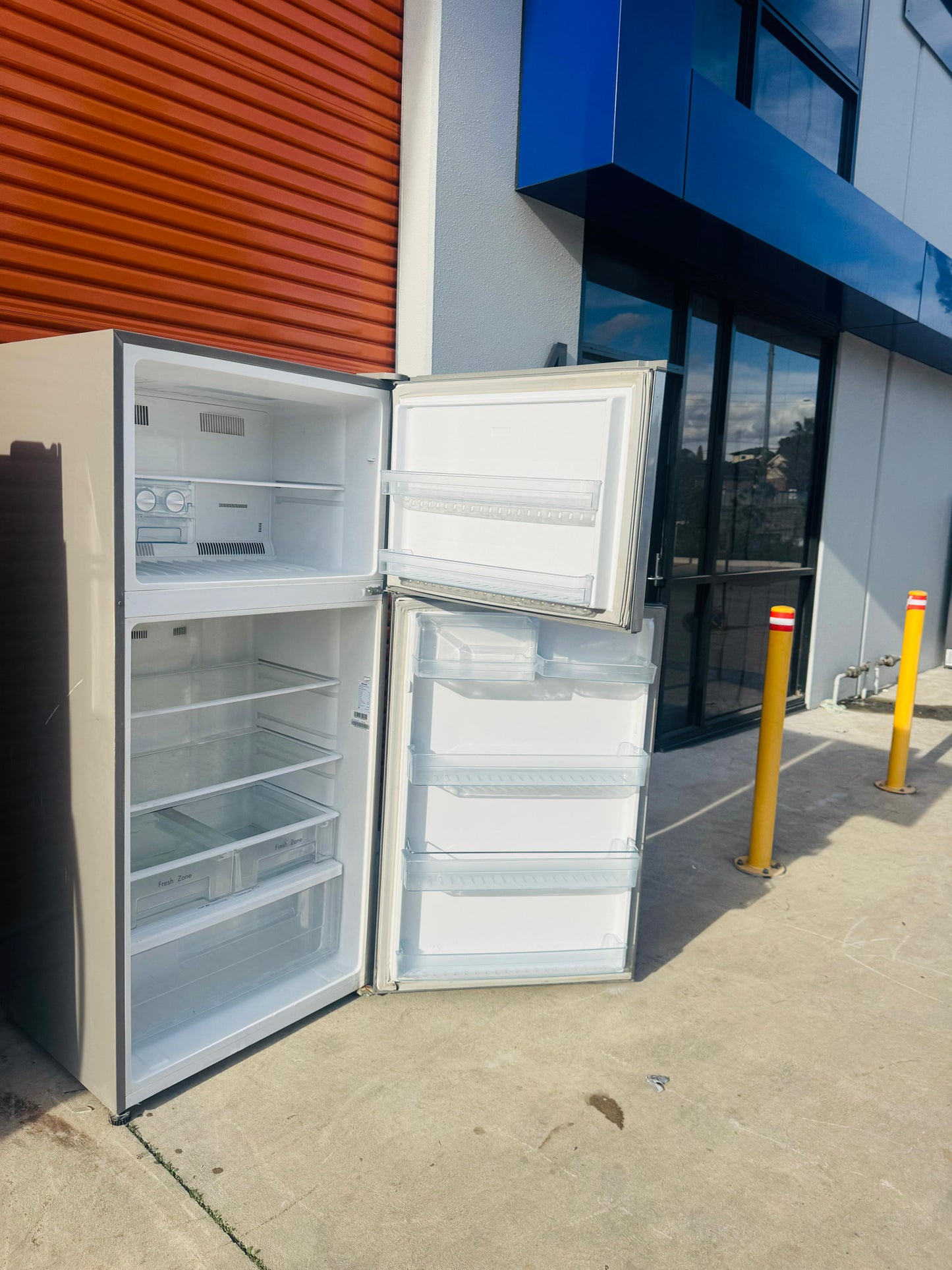 HISENSE 526 LITRES FRIDGE FREEZER