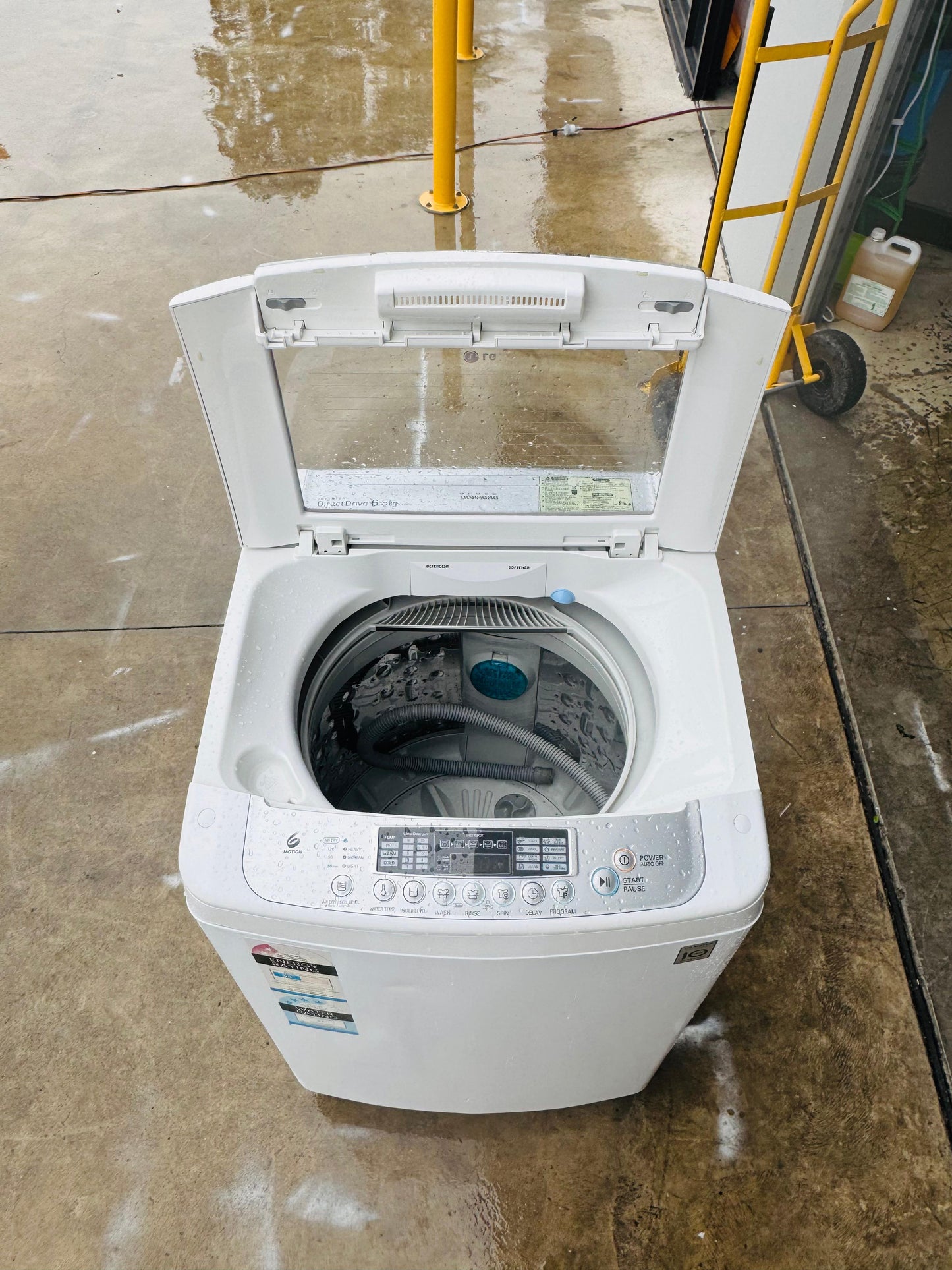 LG 6.5 KGS TOP LOADER WASHING MACHINE