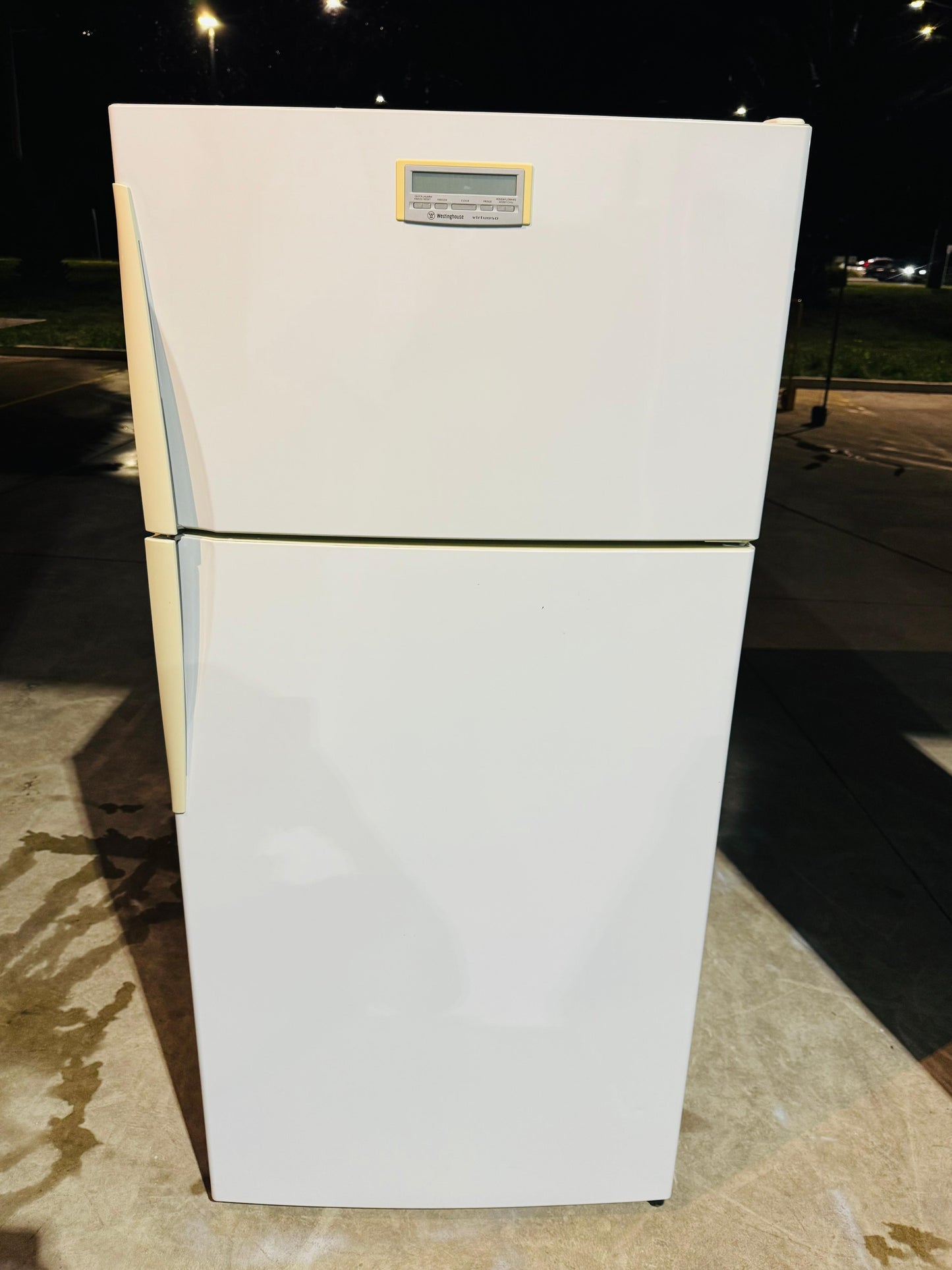 WESTING HOUSE 517 LITRES FRIDGE FREEZER