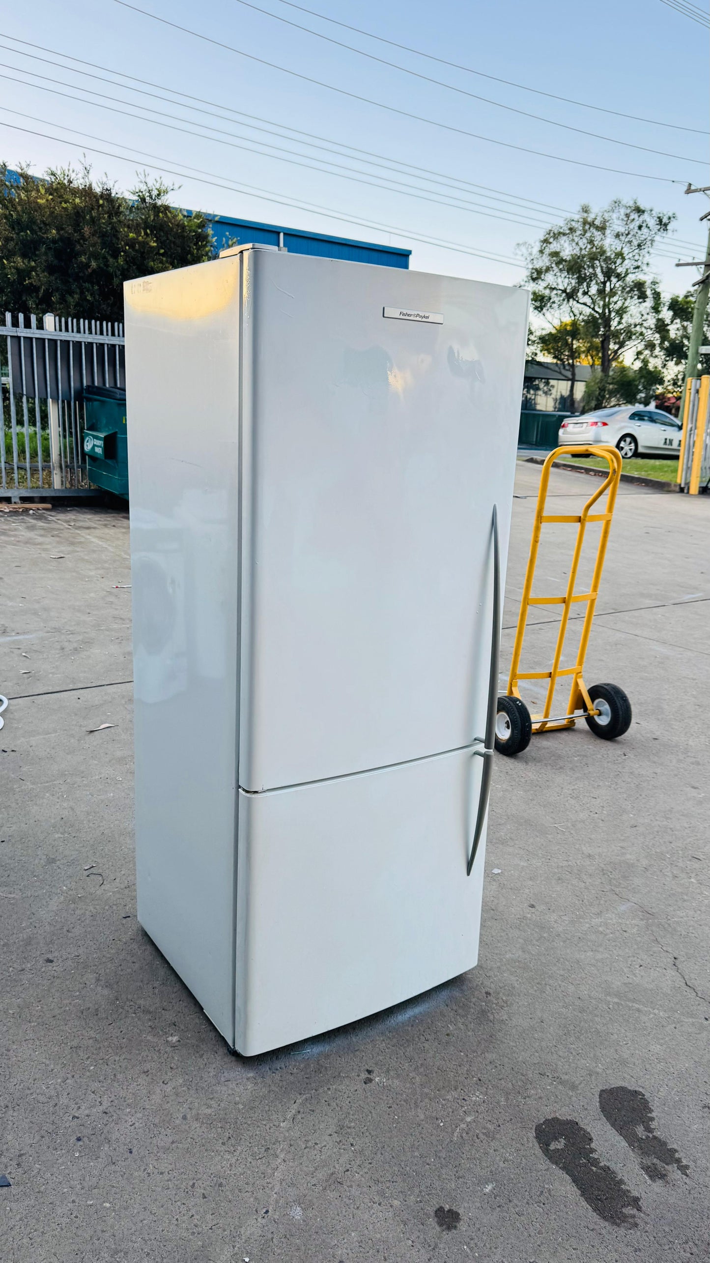 FISHER AND PAYKEL 442 LITRES FRIDGE FREEZER