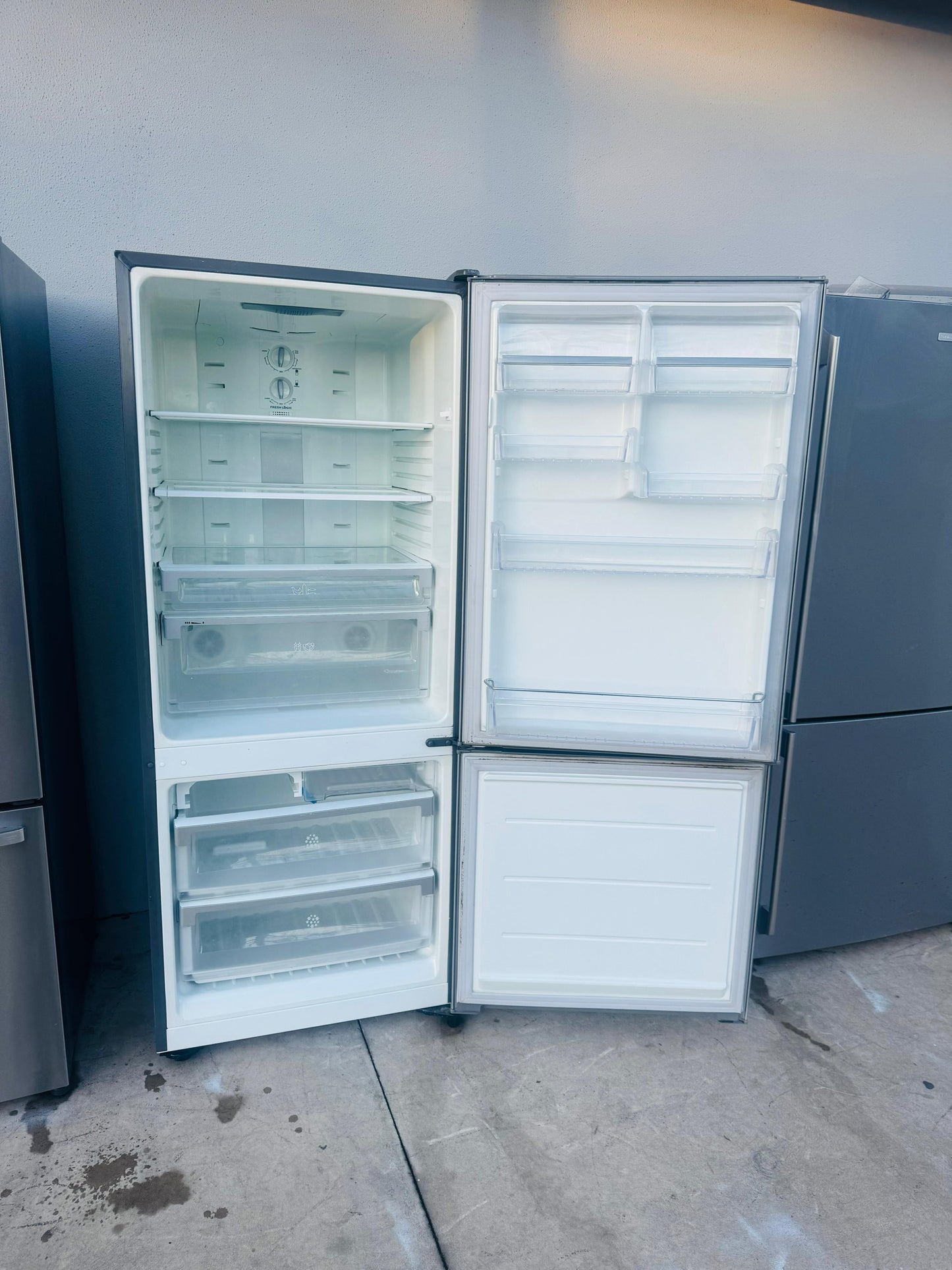 ELECTROLUX 430 LITRES FRIDGE FREEZER