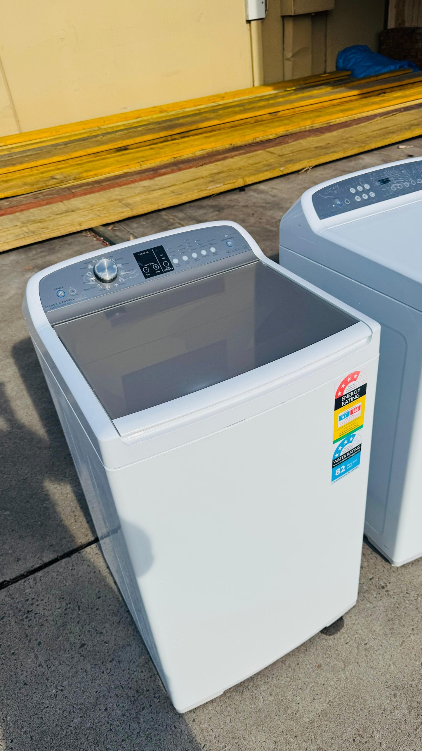 FISHER AND PAYKEL 8KGS TOP LOADER WASHING MACHINS