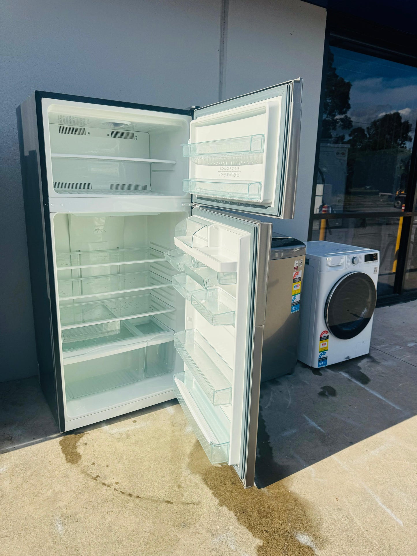 WESTING HOUSE 517 LITRES FRIDGE FREEZER