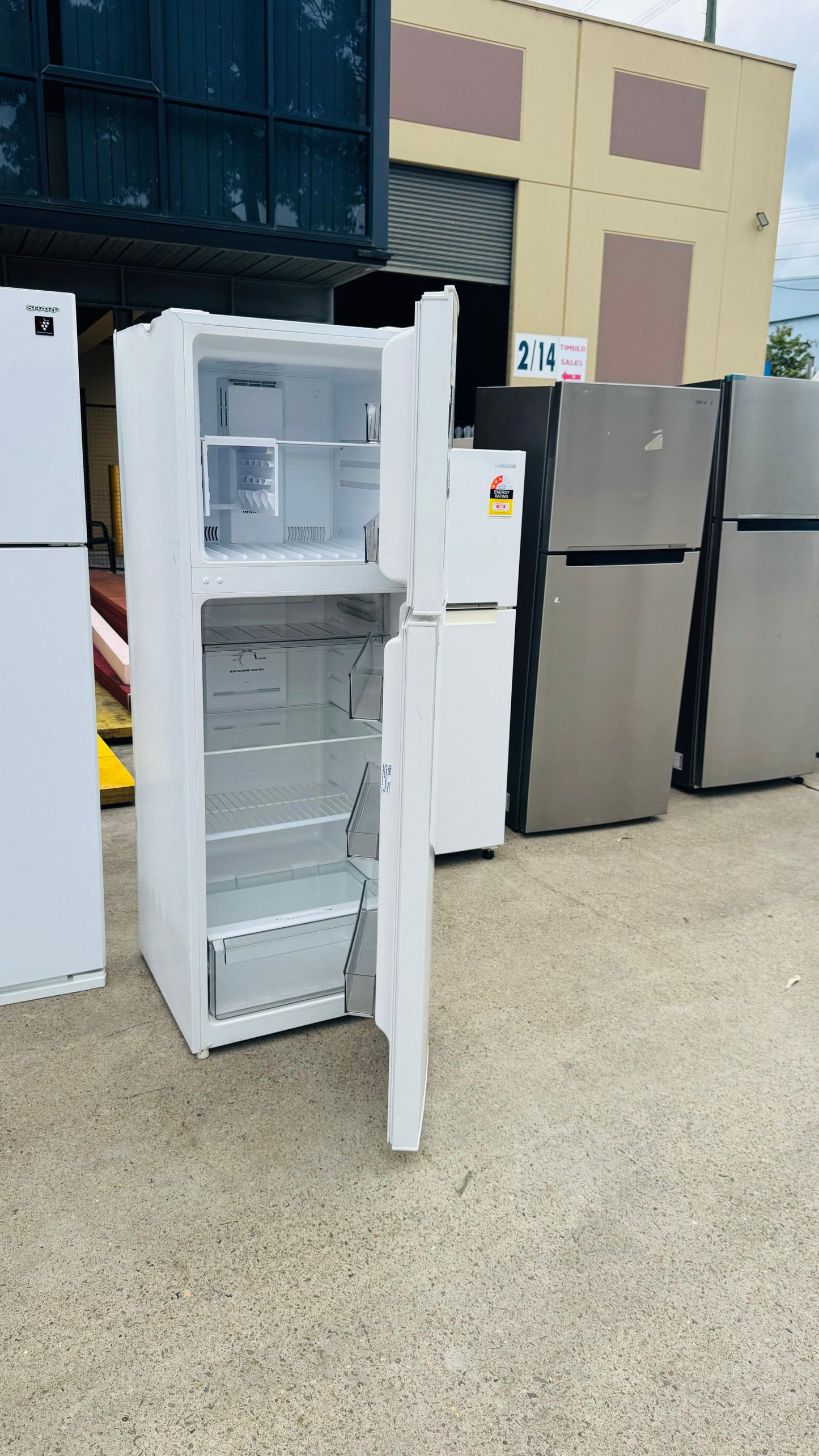 SEKI 366 LITRES FRIDGE FREEZER