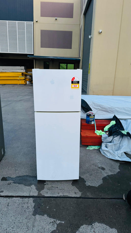 HAIER 224 LITRES FRIDGE FREEZER