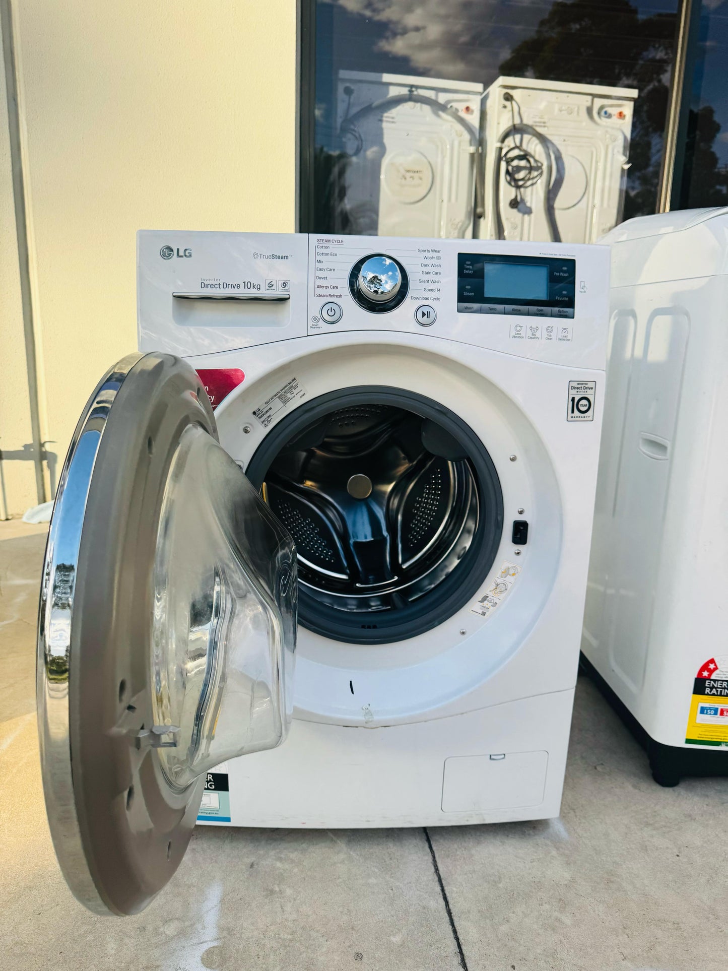 **LG 10KGS FRONT LOADER WASHING MACHINE** FREE DELIVERY