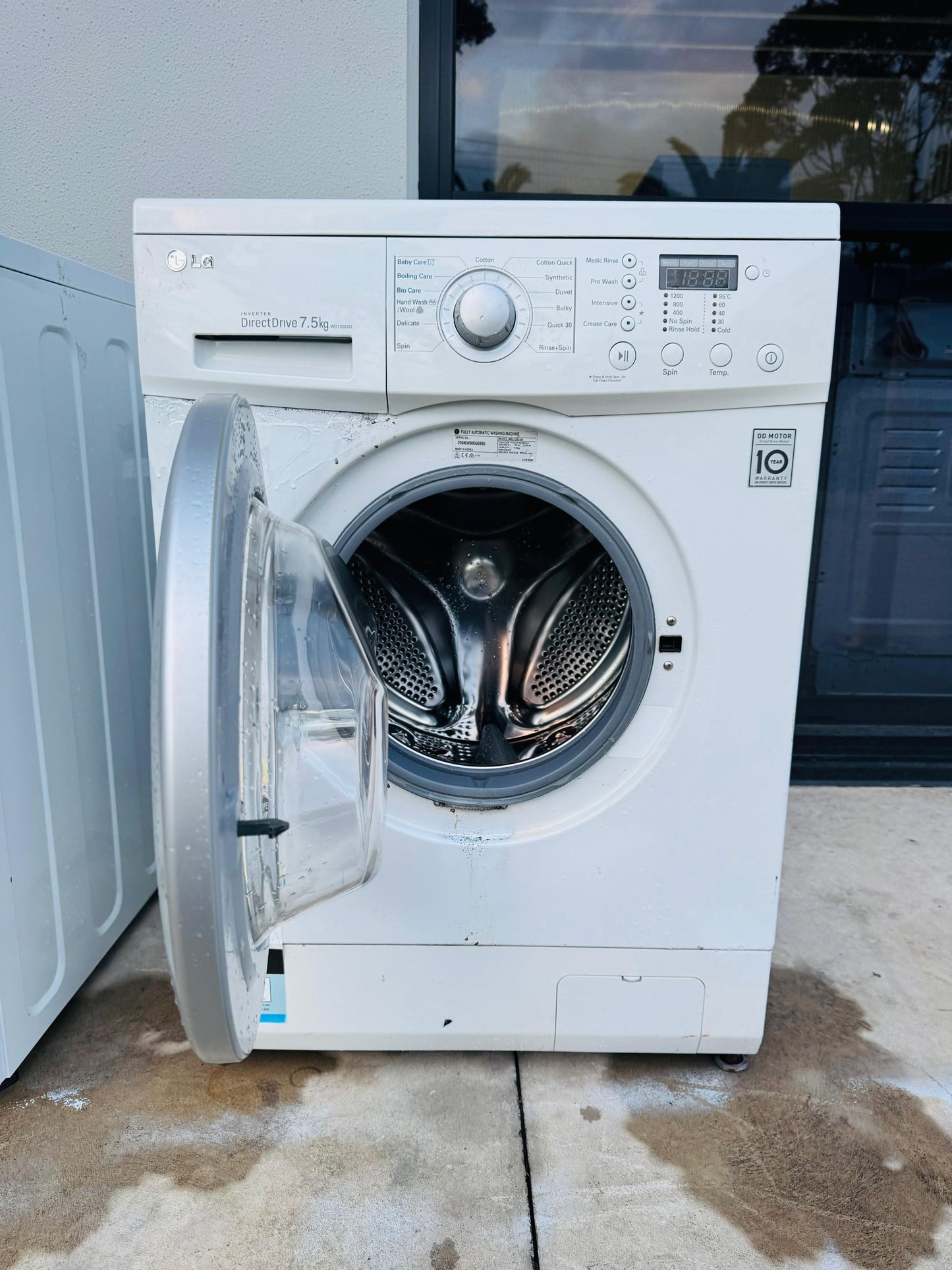 LG 7.5KGS FRONT LOADER WASHING MACHINE