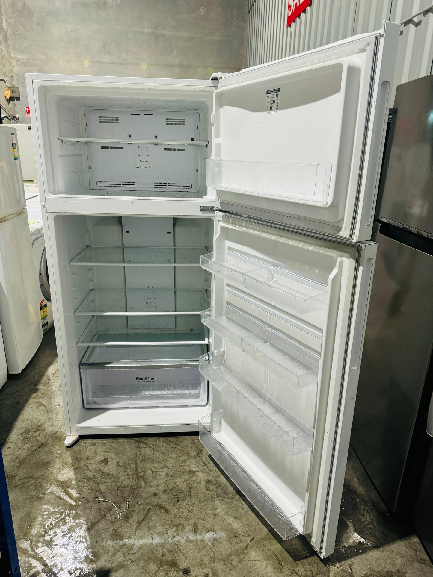 **KELVINATOR 536 LITRES FRIDGE FREEZER**