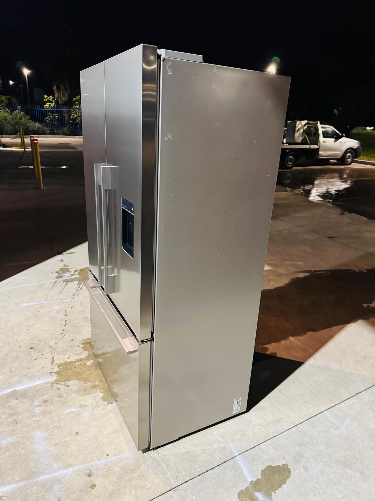 **FISHER & PAYKEL 610 LITRES FRENCH DOOR FRIDGE FREEZER**