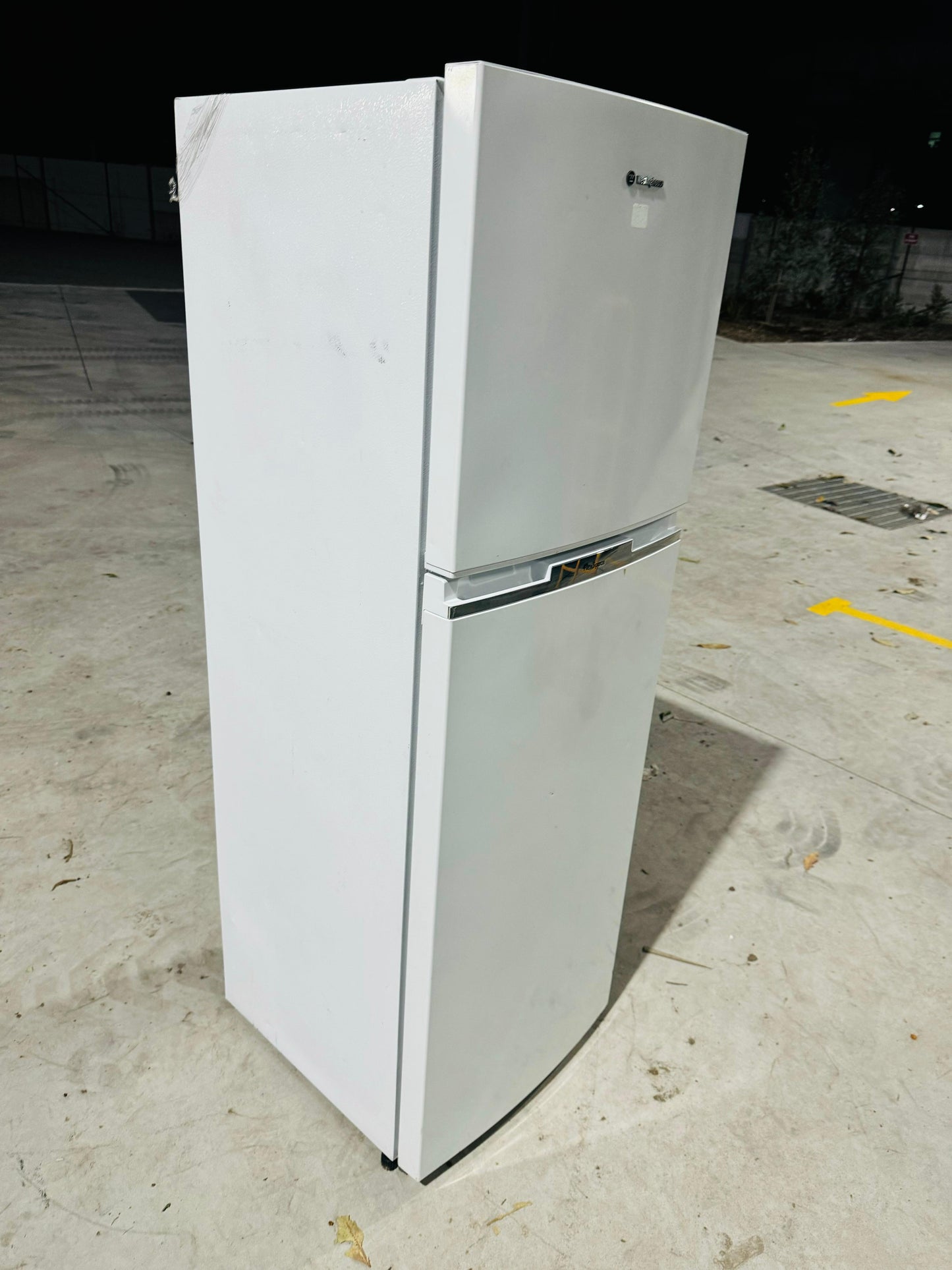 **WESTINGHOUSE 276 LITRES FRIDGE FREEZER**