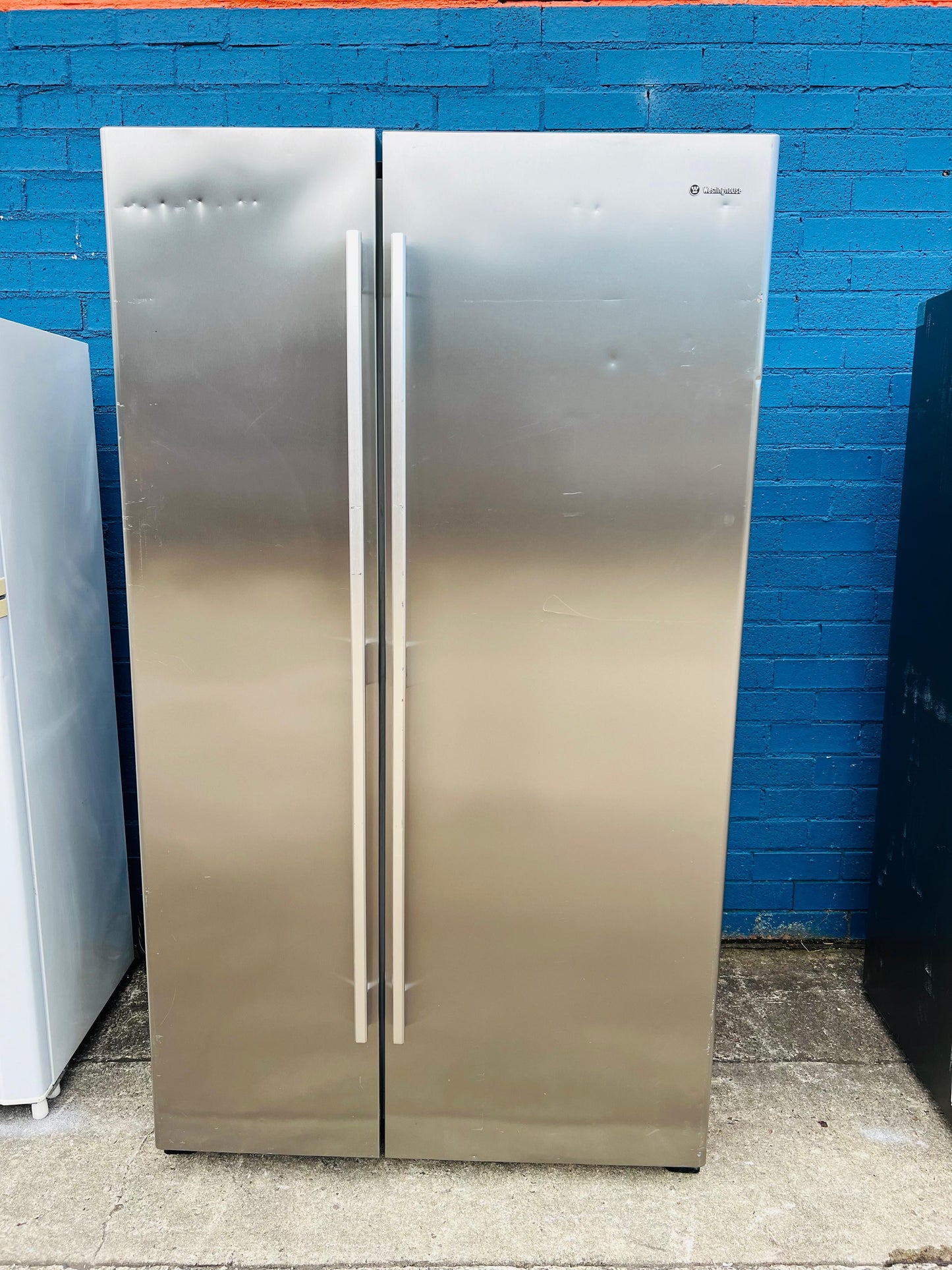 **WESTINGHOUSE SIDE BY SIDE 700 LITRES FRIDGE FREEZER**