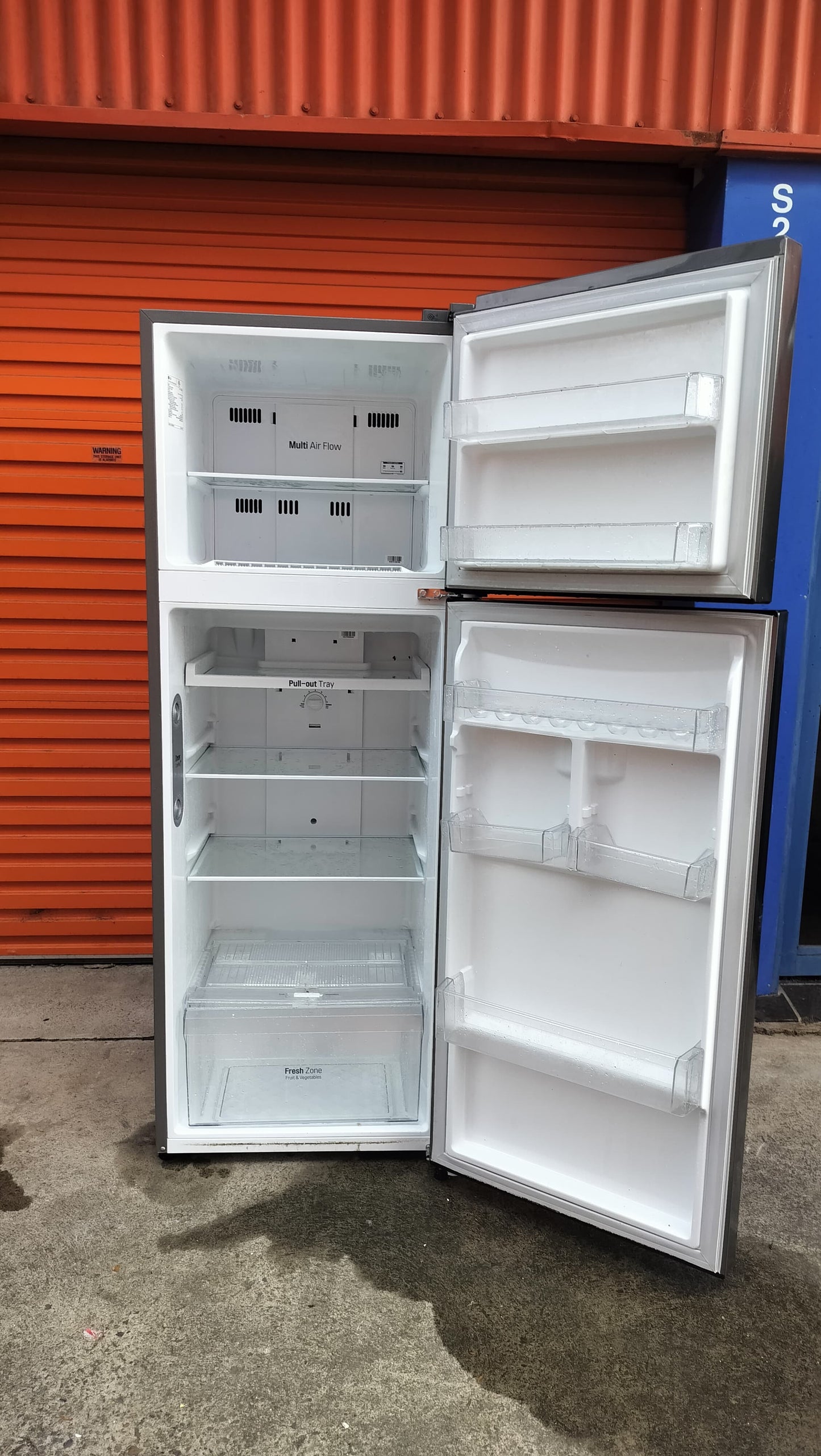 **LG 332 LITRES FRIDGE FREEZER**