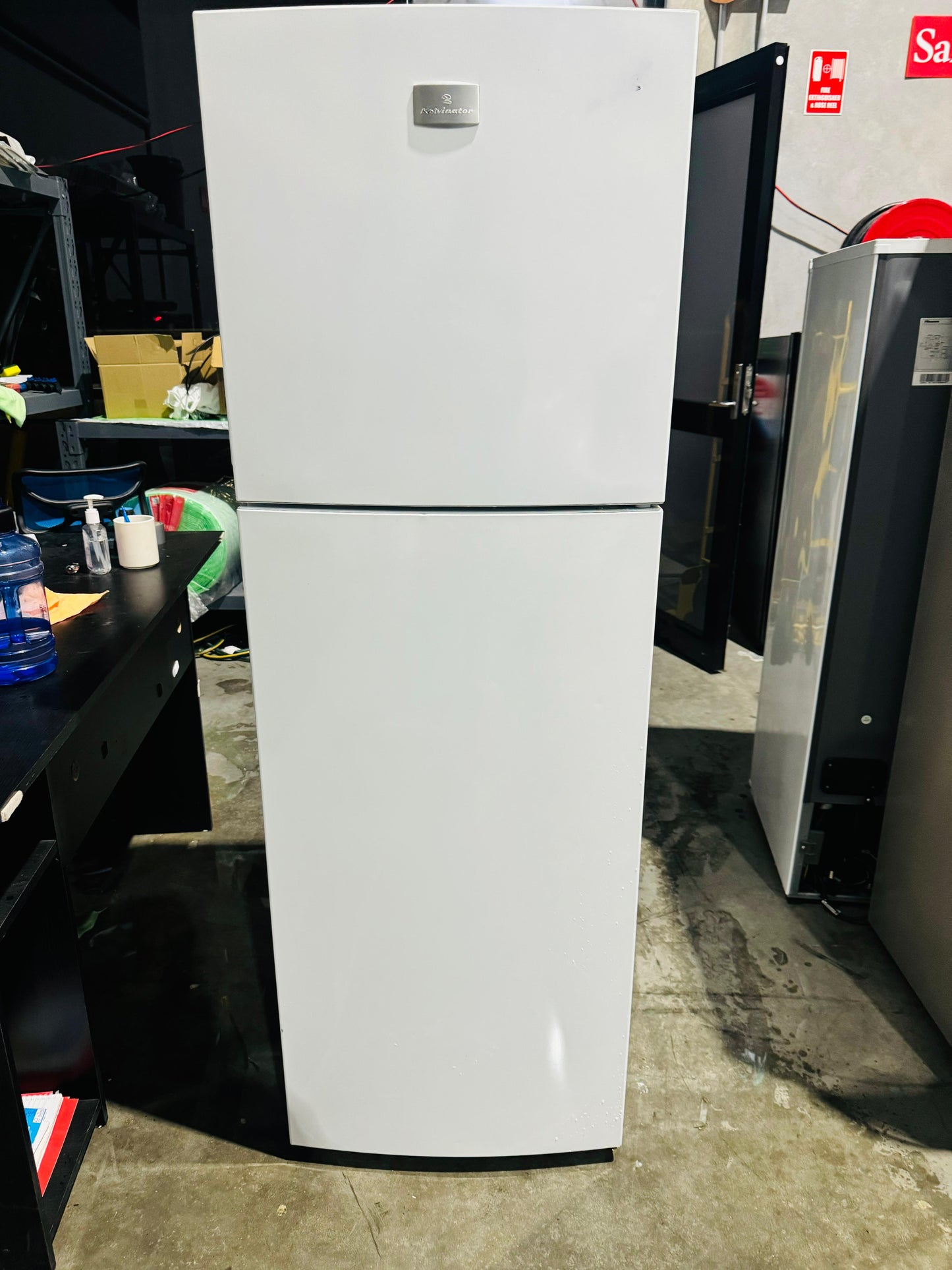 **KELVINATOR 275 LITRES FRIDGE FREEZER**