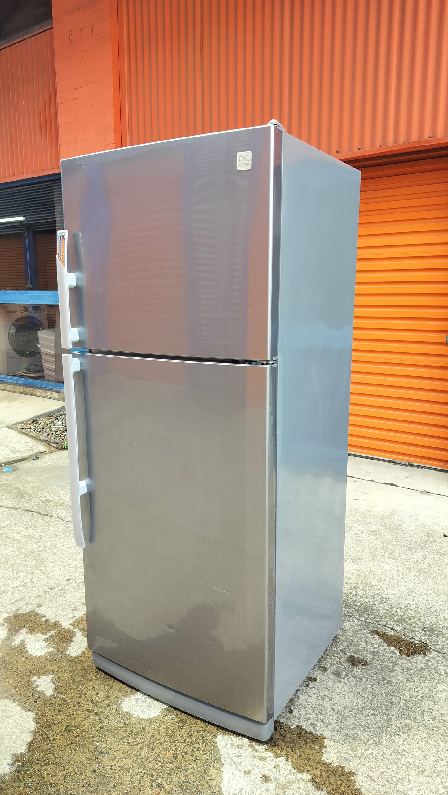 **DAEWOO 405 LITRES FRIDGE FREEZER**