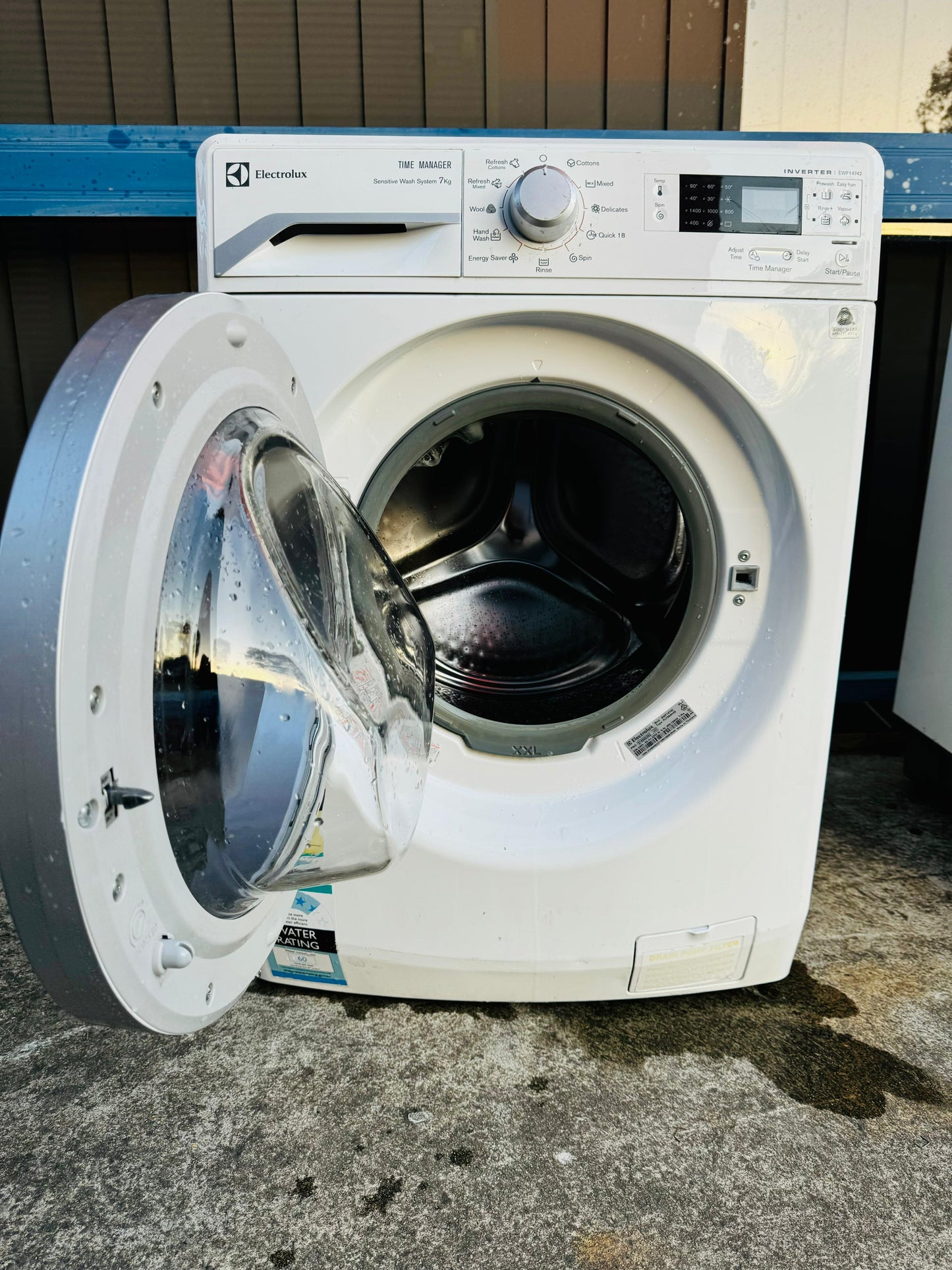 **ELECTROLUX 7KGS FRONT LOADER WASHING MACHINE**