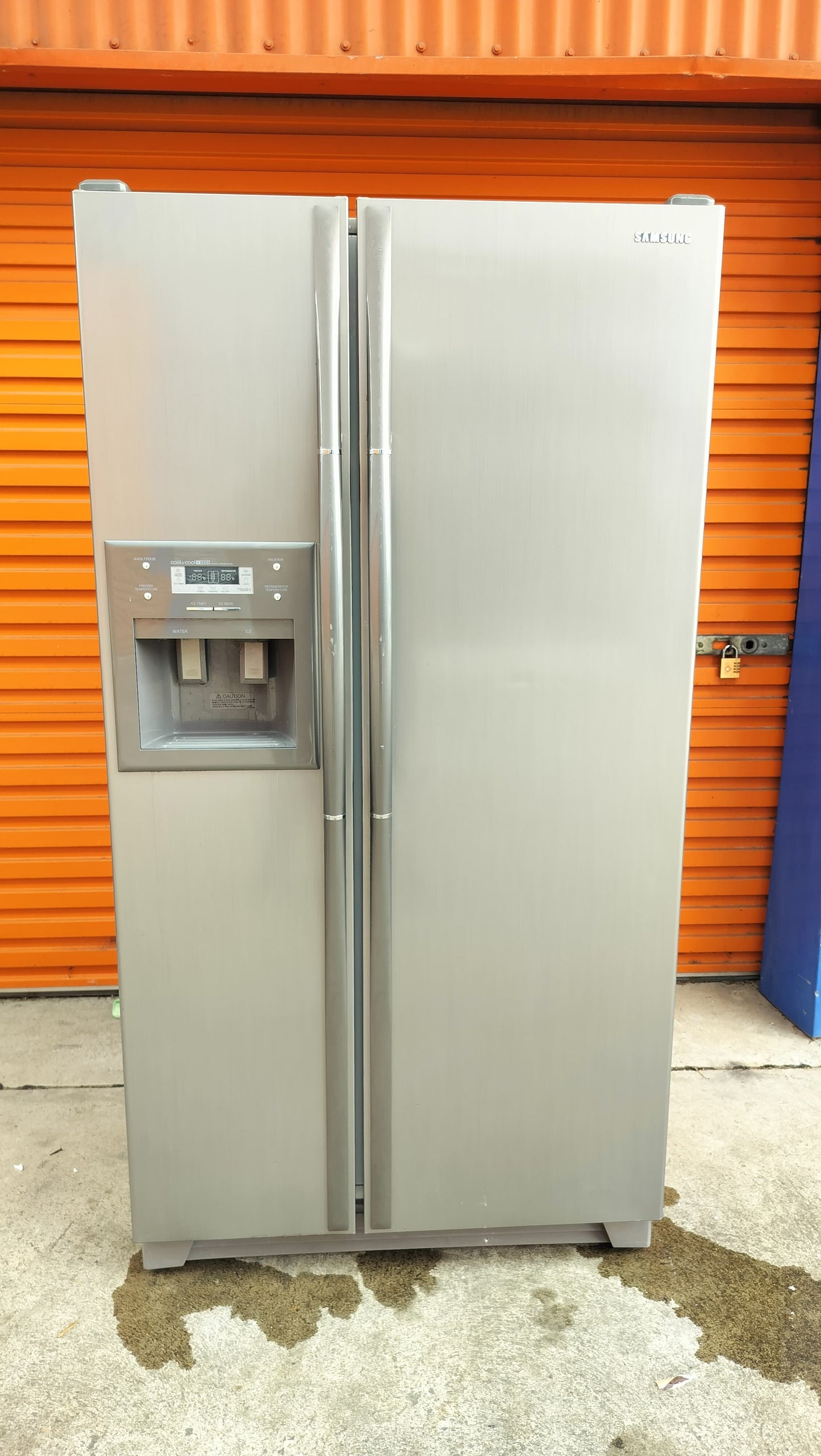 **SAMSUNG SIDE BY SIDE 614 LITRES FRIDGE FREEZER WATER & ICE DISPENSER**