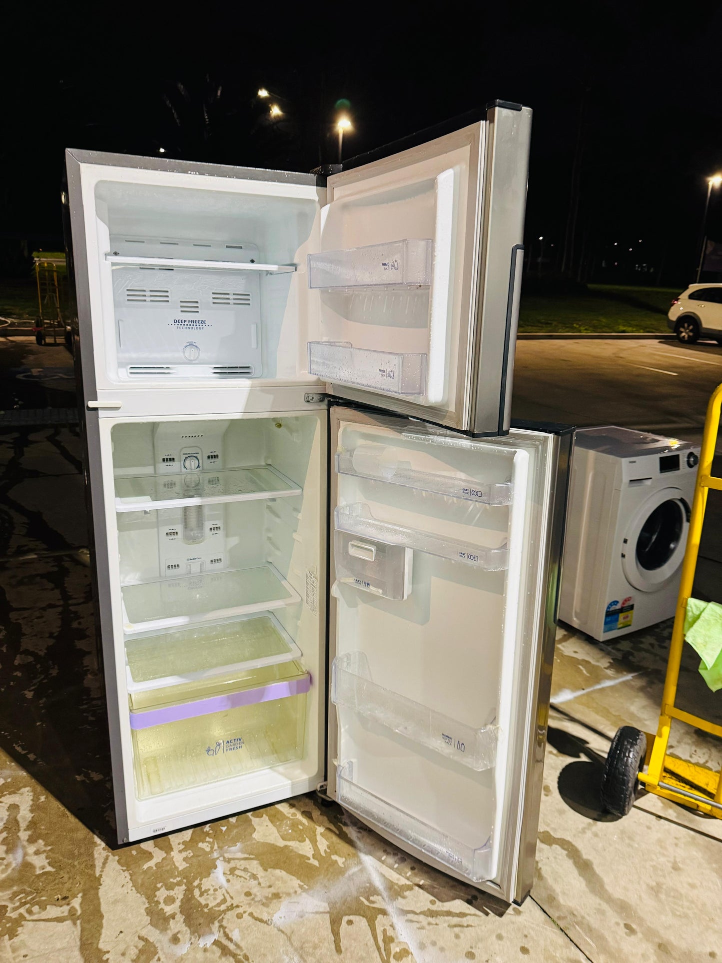 **WHIRLPOOL 360 LITRES FRIDGE FREEZER**