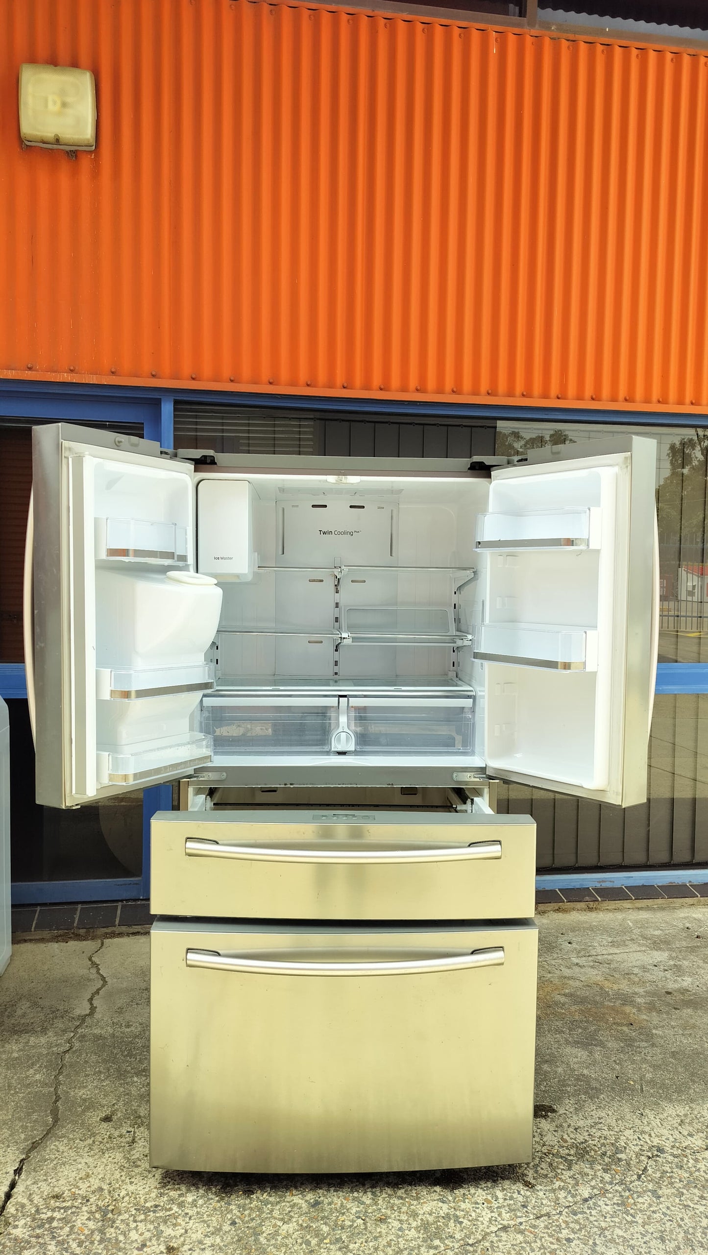 **SAMSUNG FRENCH DOOR 680 LITRES FRIDGE FREEZER**