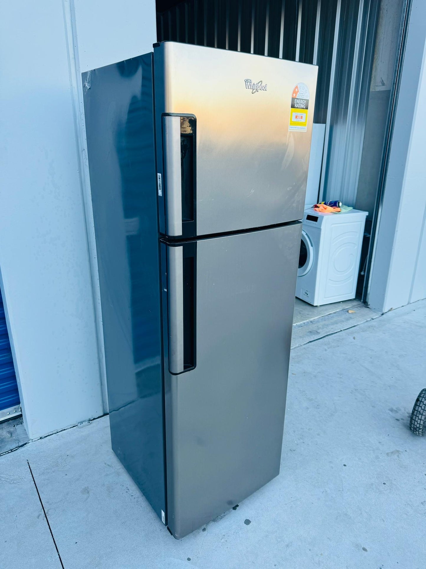 **WHIRLPOOL 290 LITRES FRIDGE FREEZER**