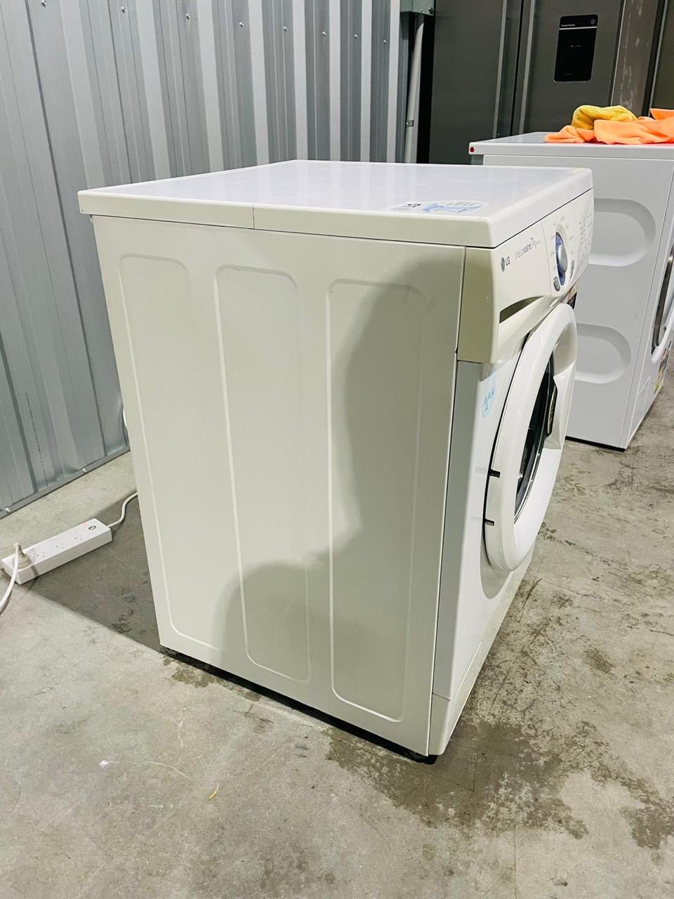 **LG 7KGS FRONT LOADER WASHING MACHINE**