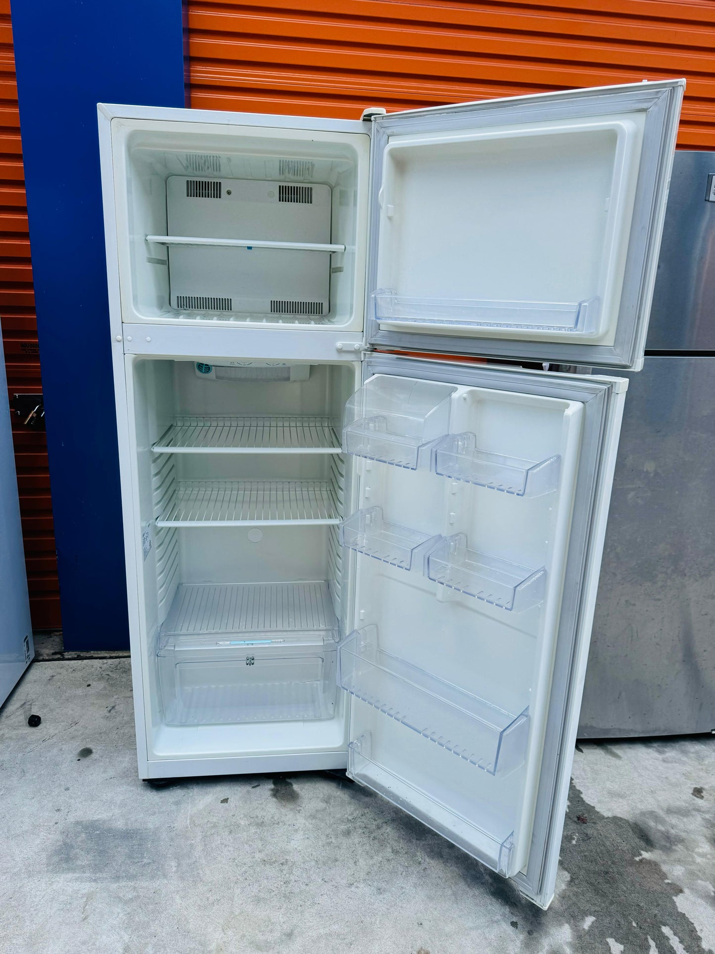 **SIMPSON 328 LITRES FRIDGE FREEZER**