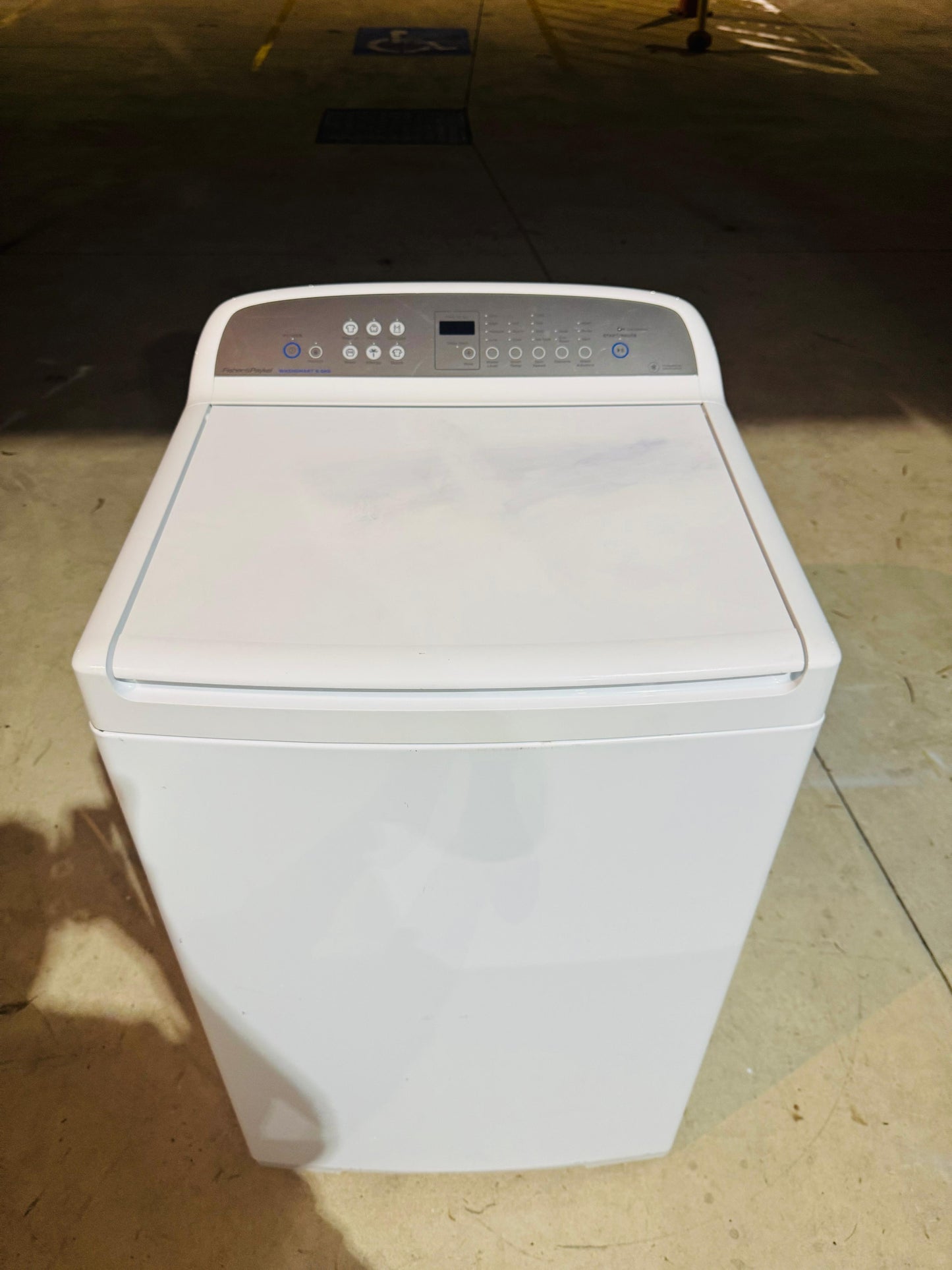 **FISHER & PAYKEL 8.5KGS TOP LOADER WASHING MACHINE**