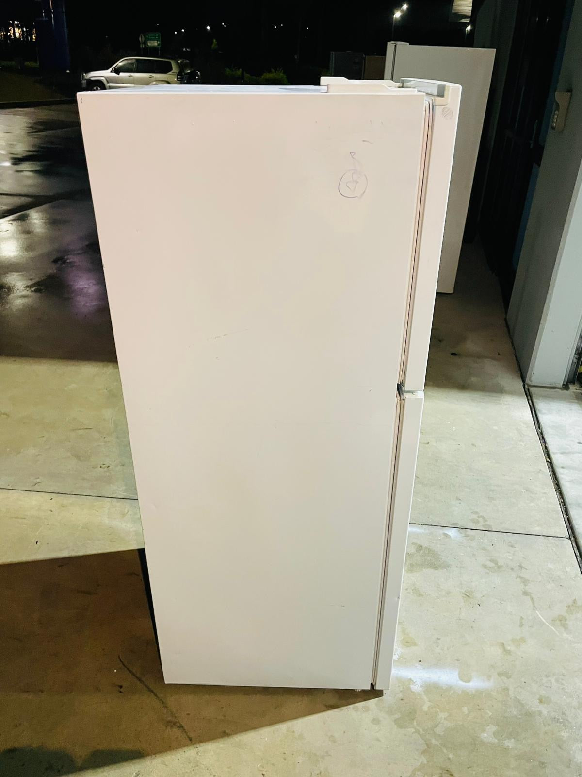 **HAIER 215 LITRES FRIDGE FREEZER**