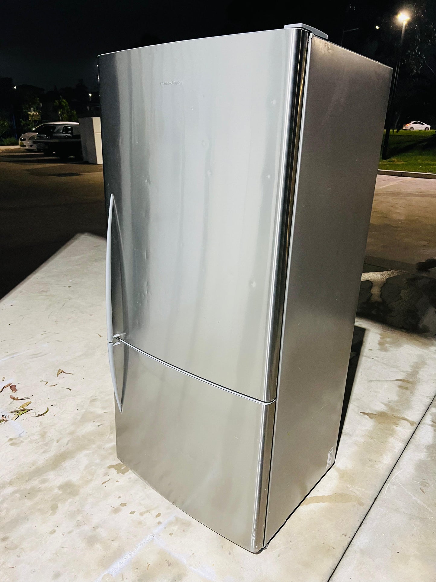 **FISHER & PAYKEL 519 LITRES FRIDGE FREEZE**