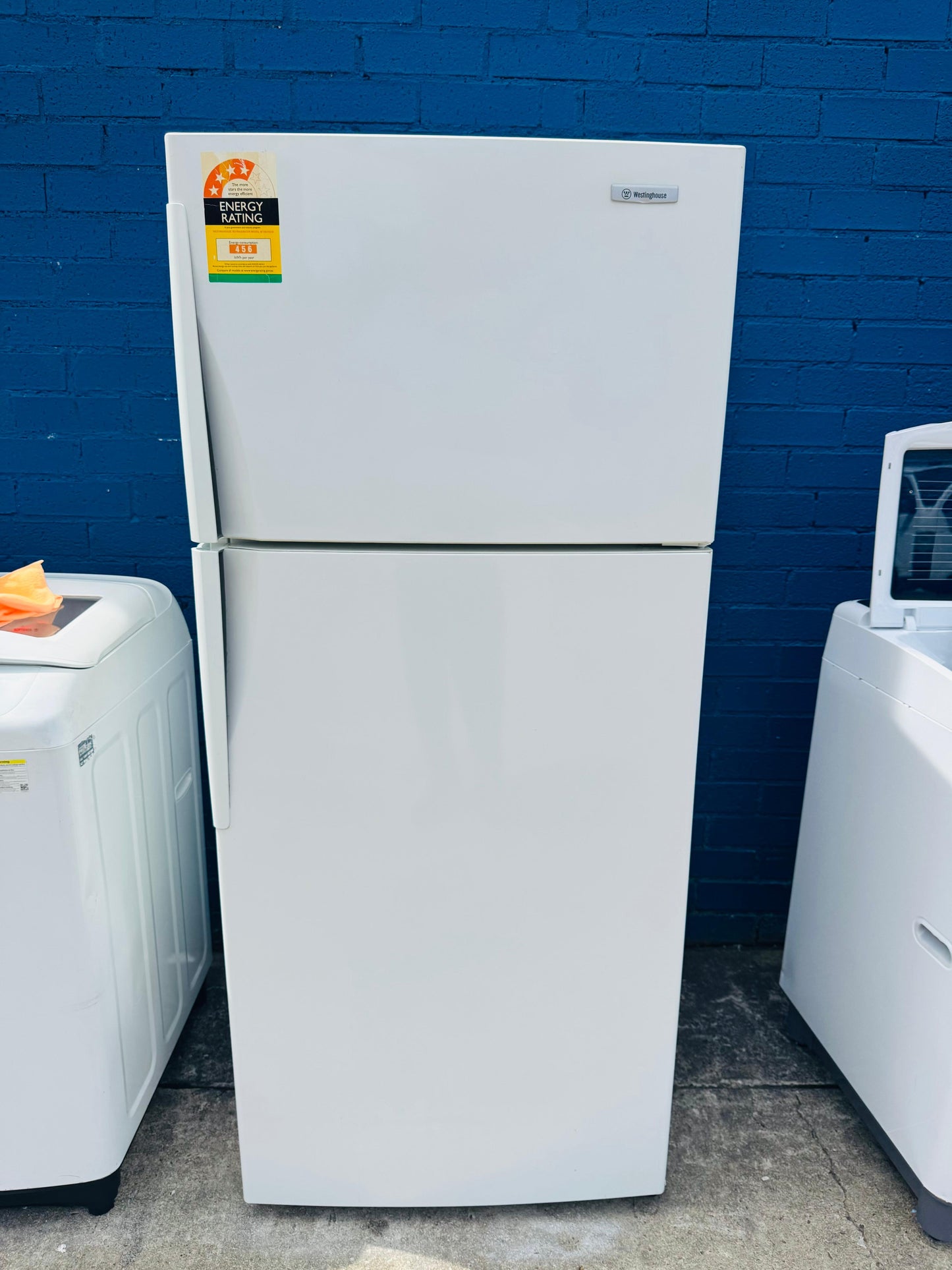 **WESTINGHOUSE 420 LITRES FRIDGE FREEZER**