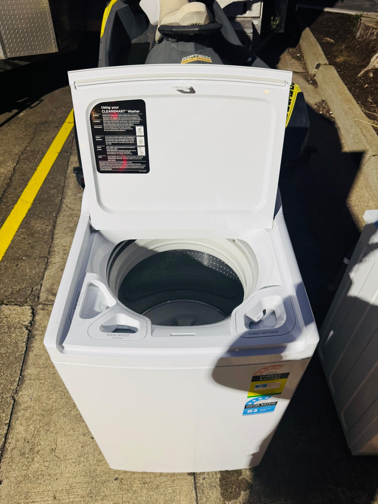 **FISHER & PAYKEL 8KGS TOP LOADER WASHING MACHINE**