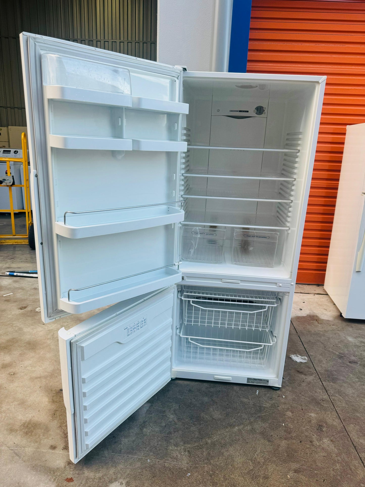 **FISHER & PAYKEL 442 LITRES FRIDGE FREEZER**