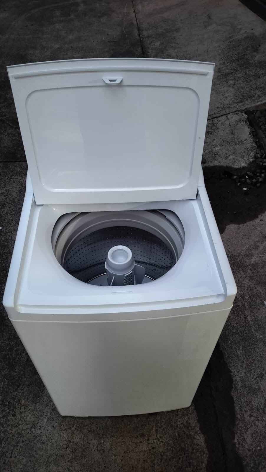 **FISHER & PAYKEL 8.5KGS TOP LOADER WASHING MACHINE**