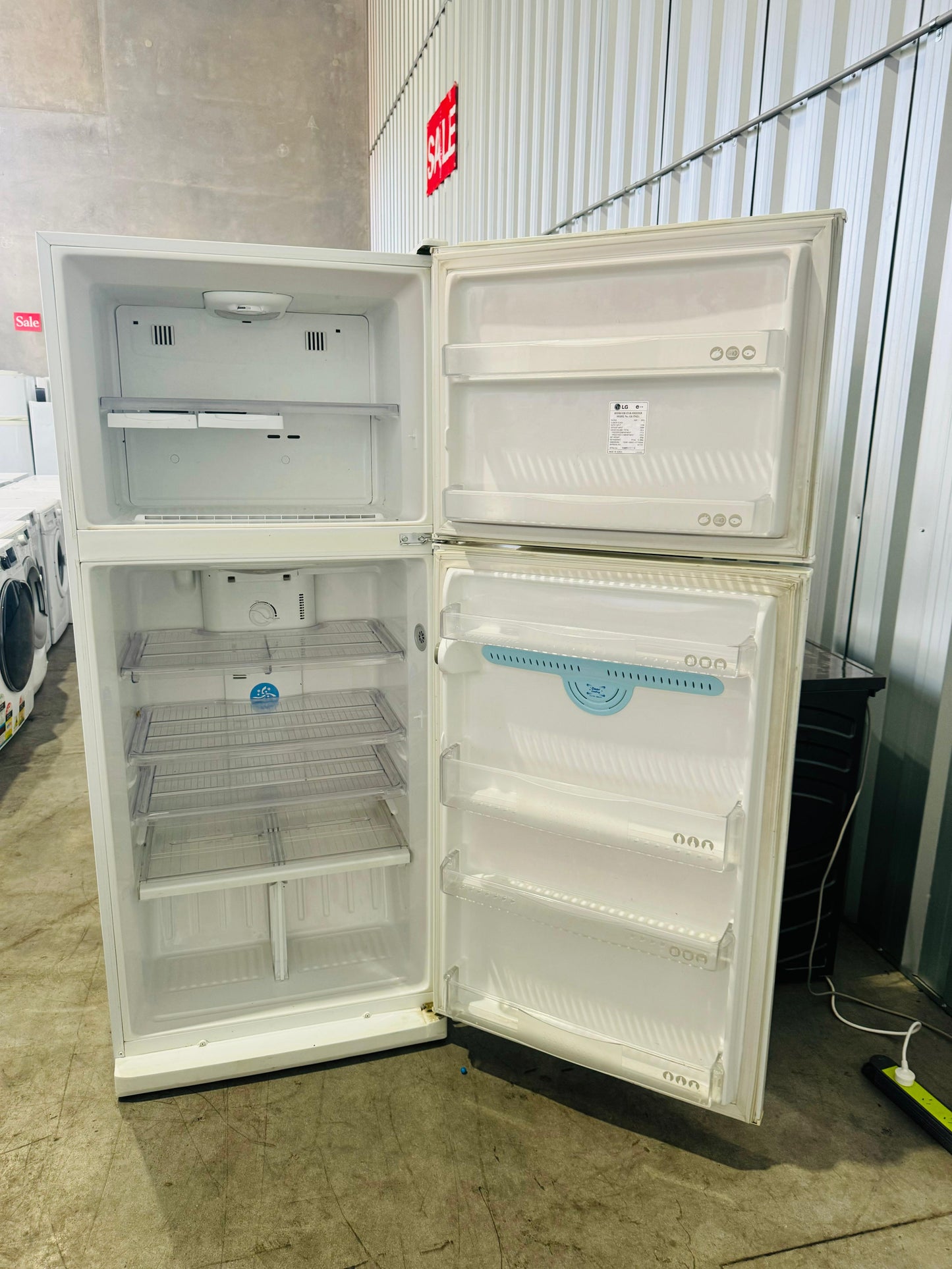 **LG 435 LITRES FRIDGE FREEZER**