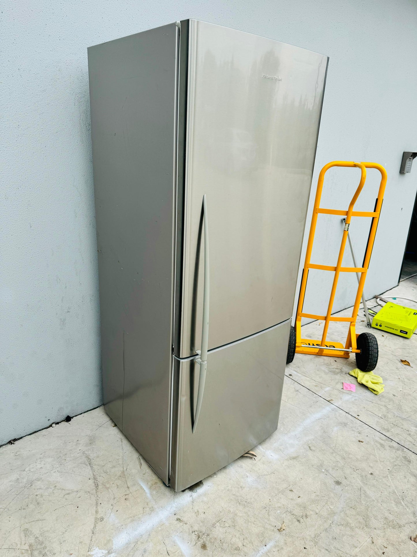 **FISHER & PAYKEL 403 LITRES FRIDGE FREEZER**