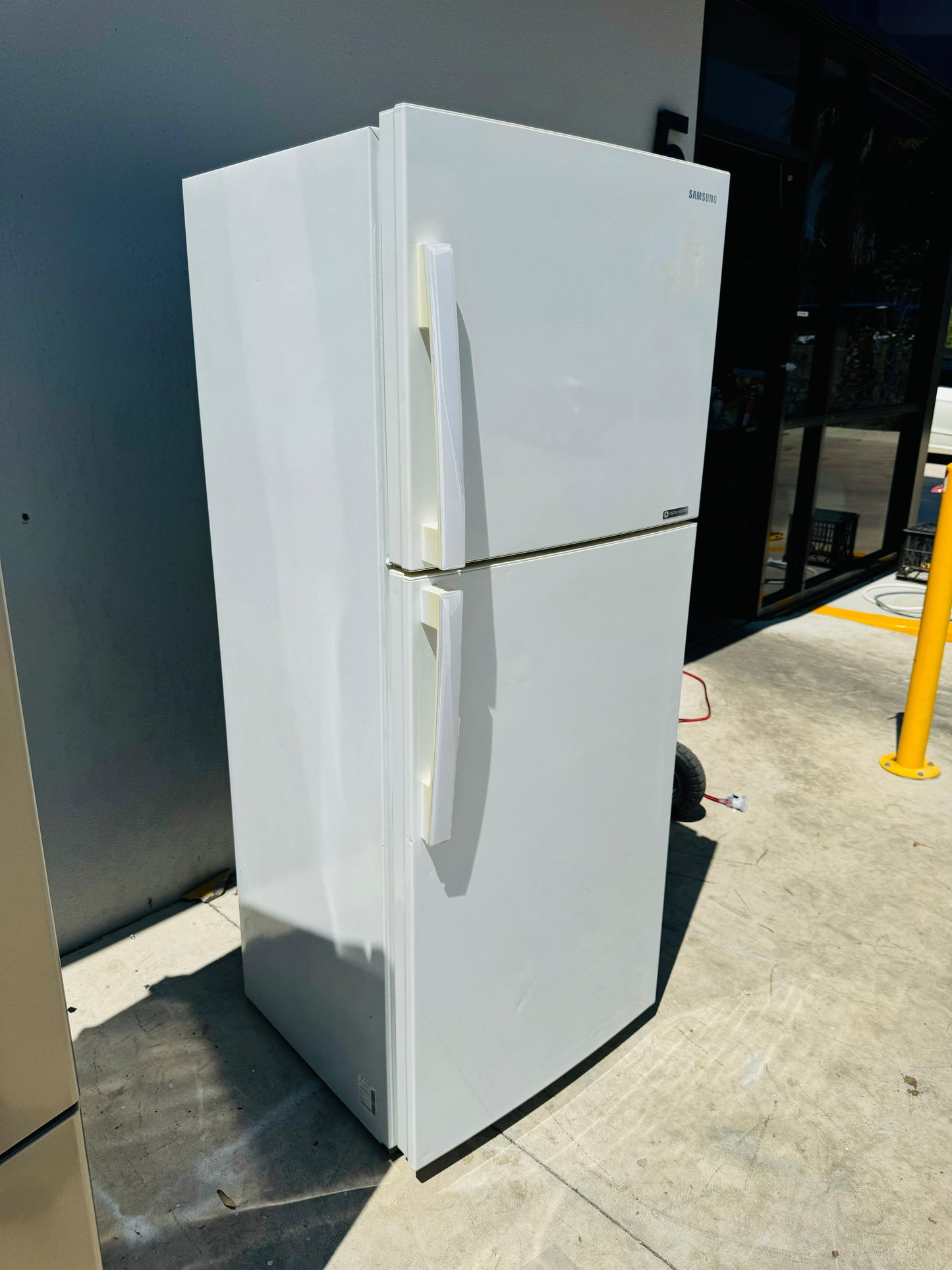 **SAMSUNG 393 LITRES FRIDGE FREEZER**