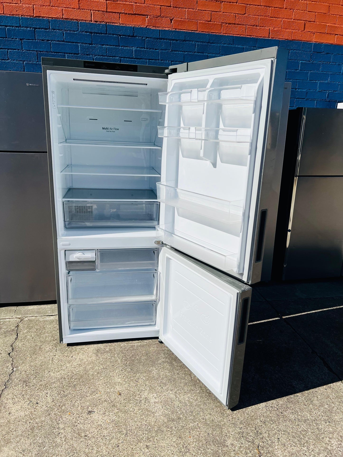 **LG 454 LITRES FRIDGE FREEZER**