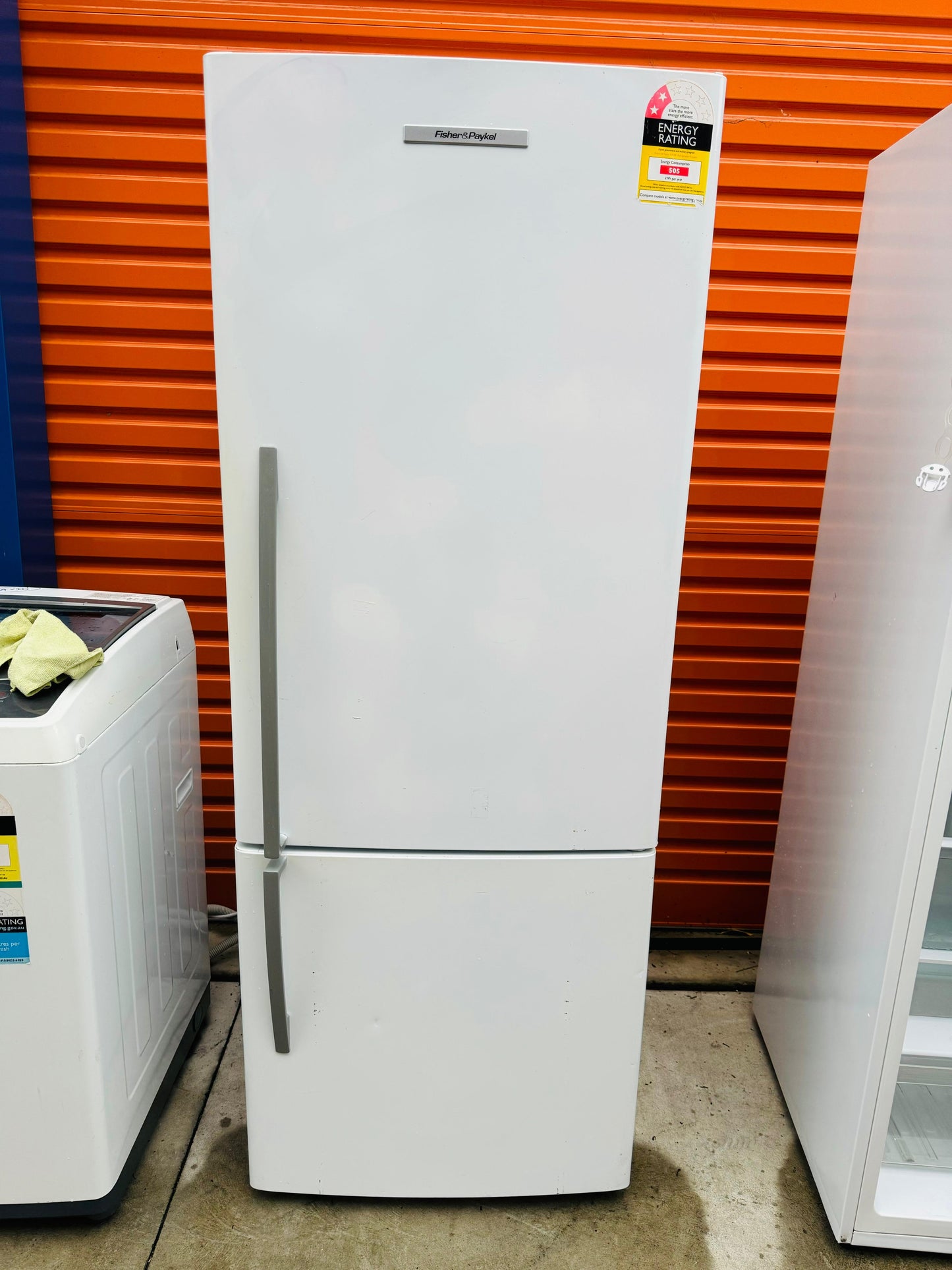 **FISHER & PAYKEL 403 LITRES FRIDGE FREEZER**