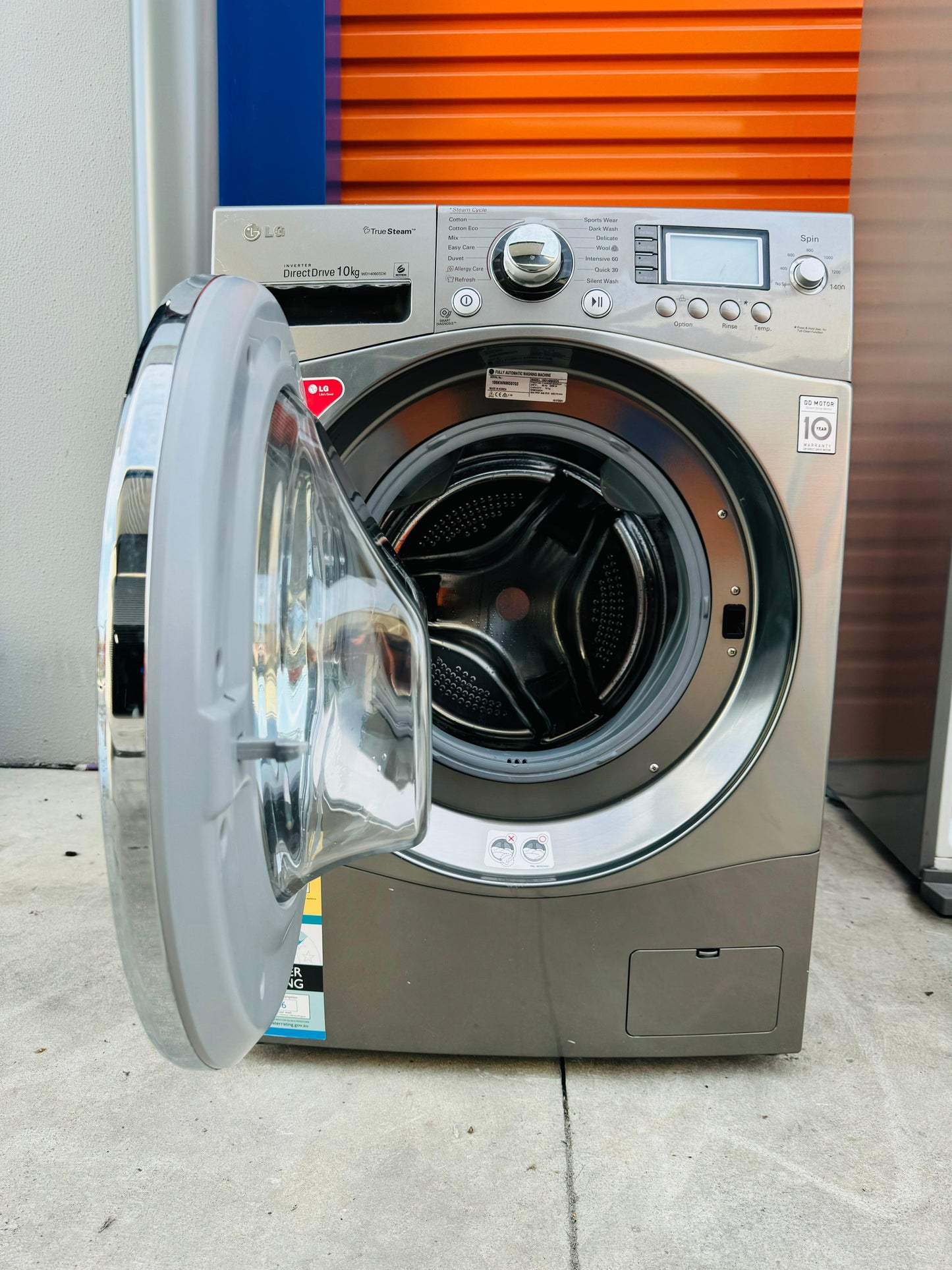 **LG 10KGS FRONT LOADER WASHING MACHINE**