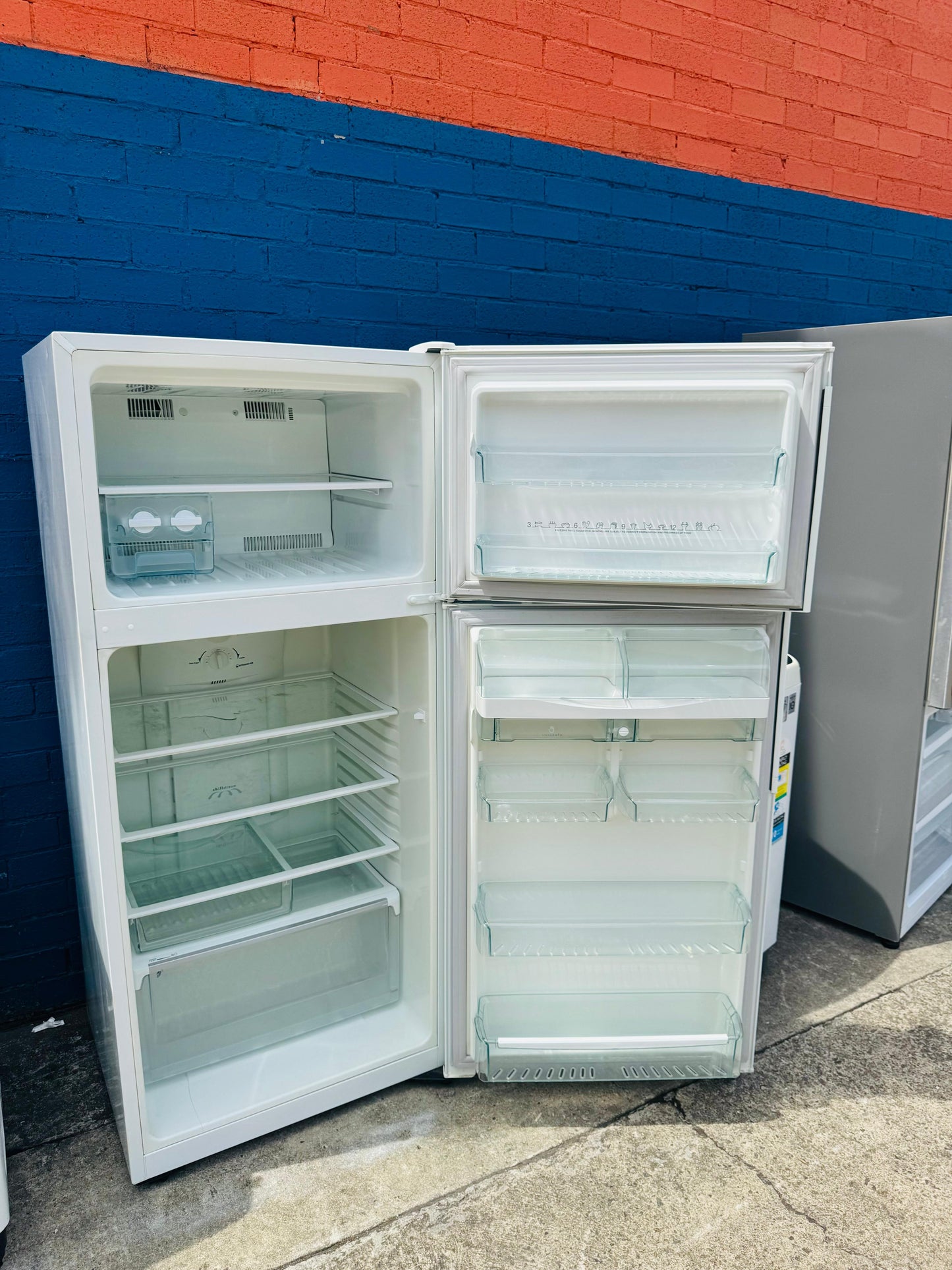 **WESTINGHOUSE 420 LITRES FRIDGE FREEZER**