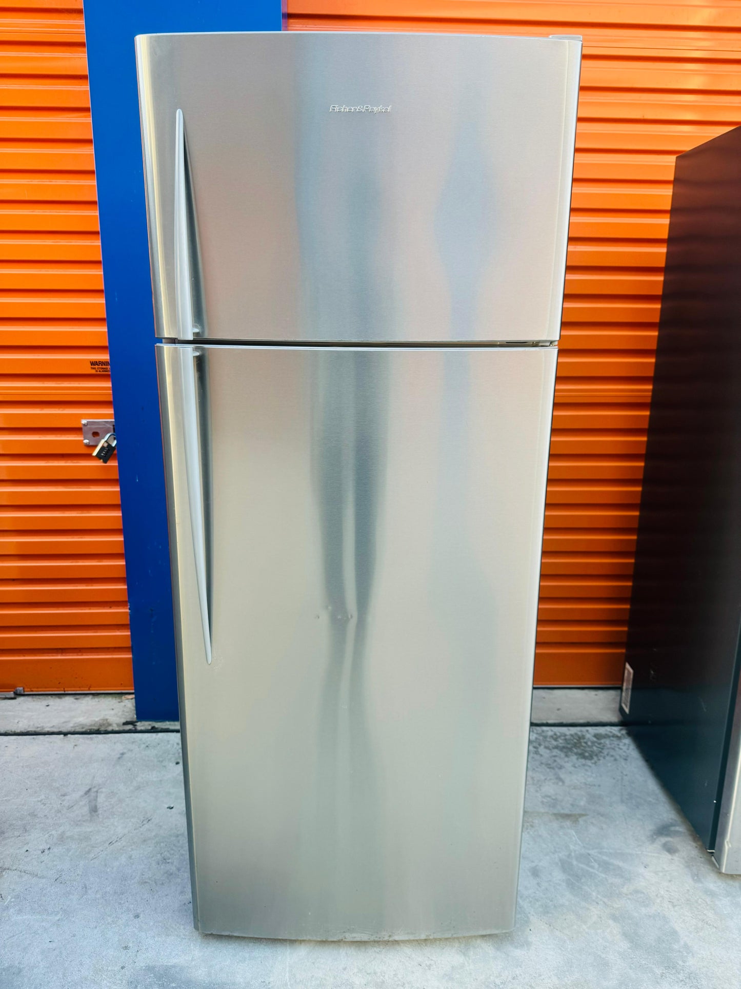 **FISHER & PAYKEL 447 LITRES FRIDGE FREEZER**