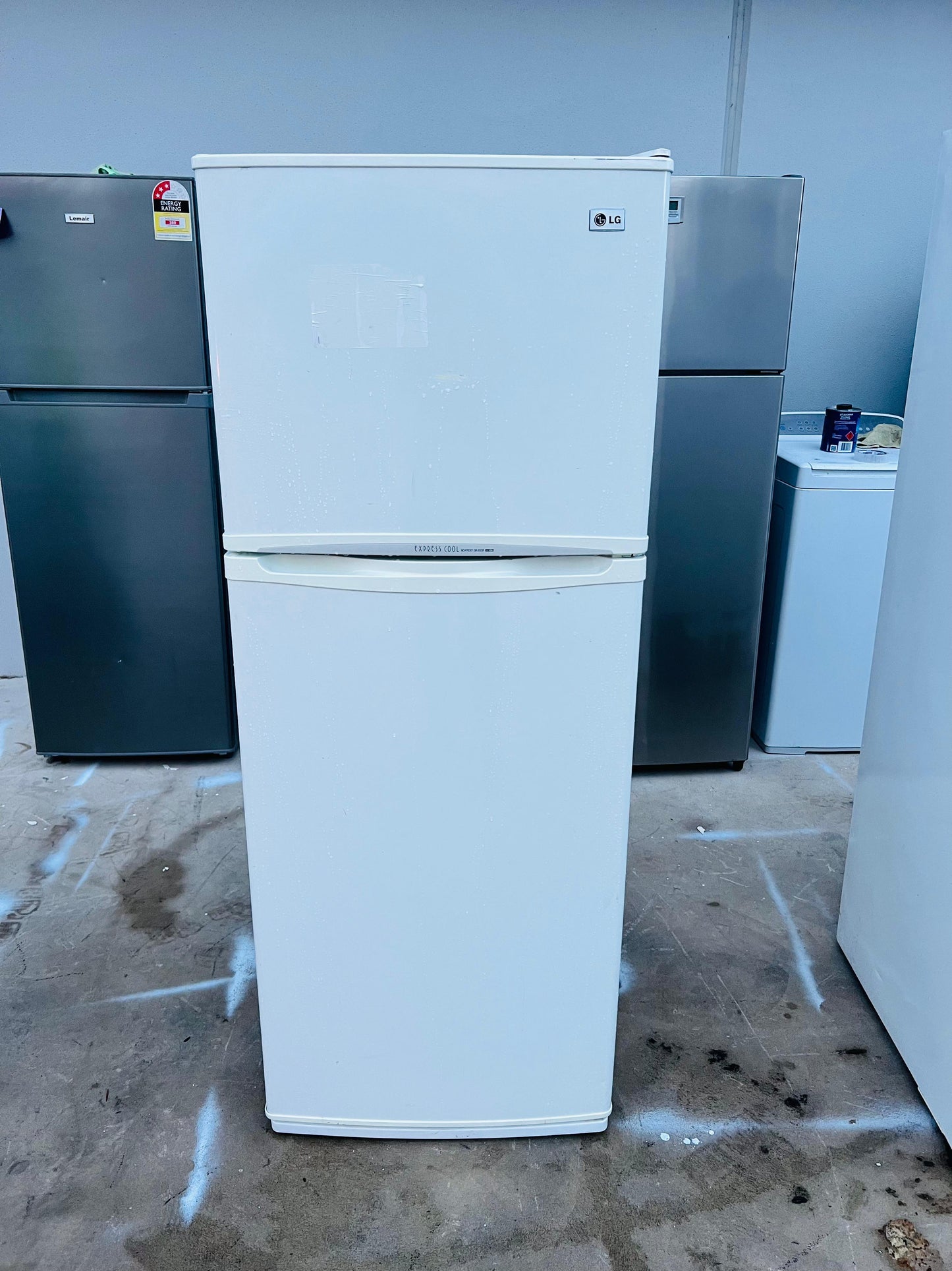 **LG 303 LITRES FRIDGE FREEZER**