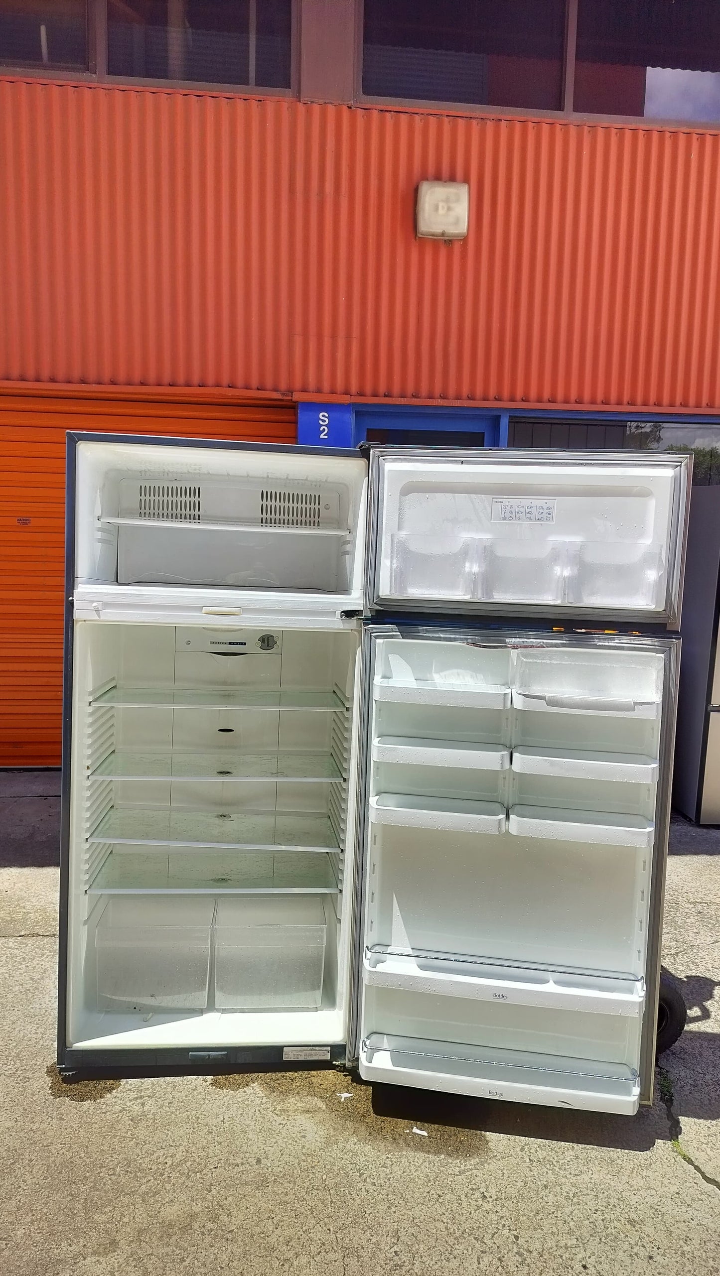 **FISHER & PAYKEL 517 LITRES FRIDGE FREEZER**