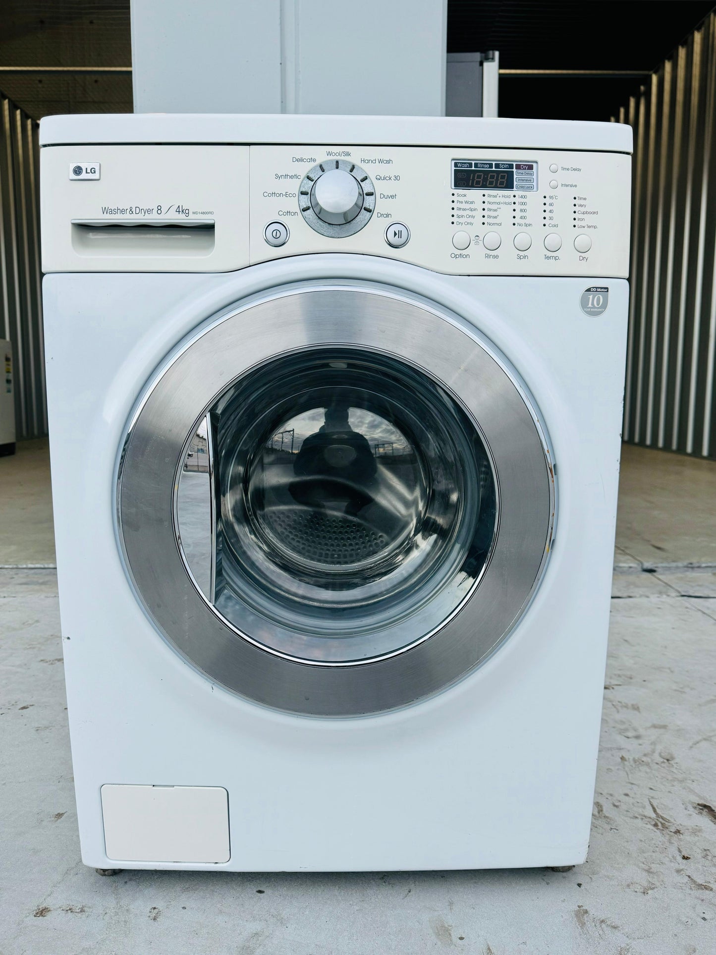 **LG 8KGS FRONT LOADER WASHING MACHINE**