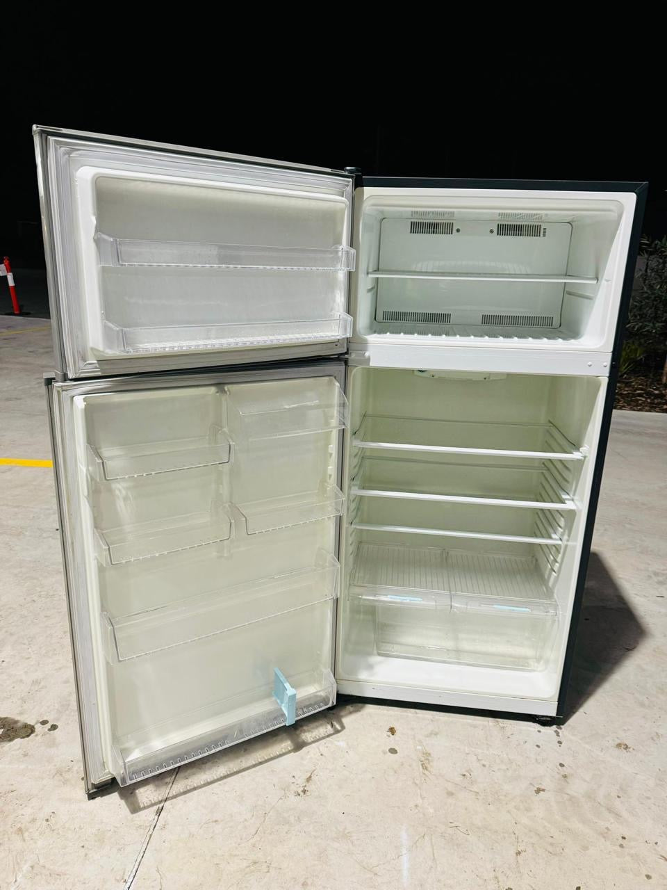 **SIMPSON 517 LITRES FRIDGE FREEZER**