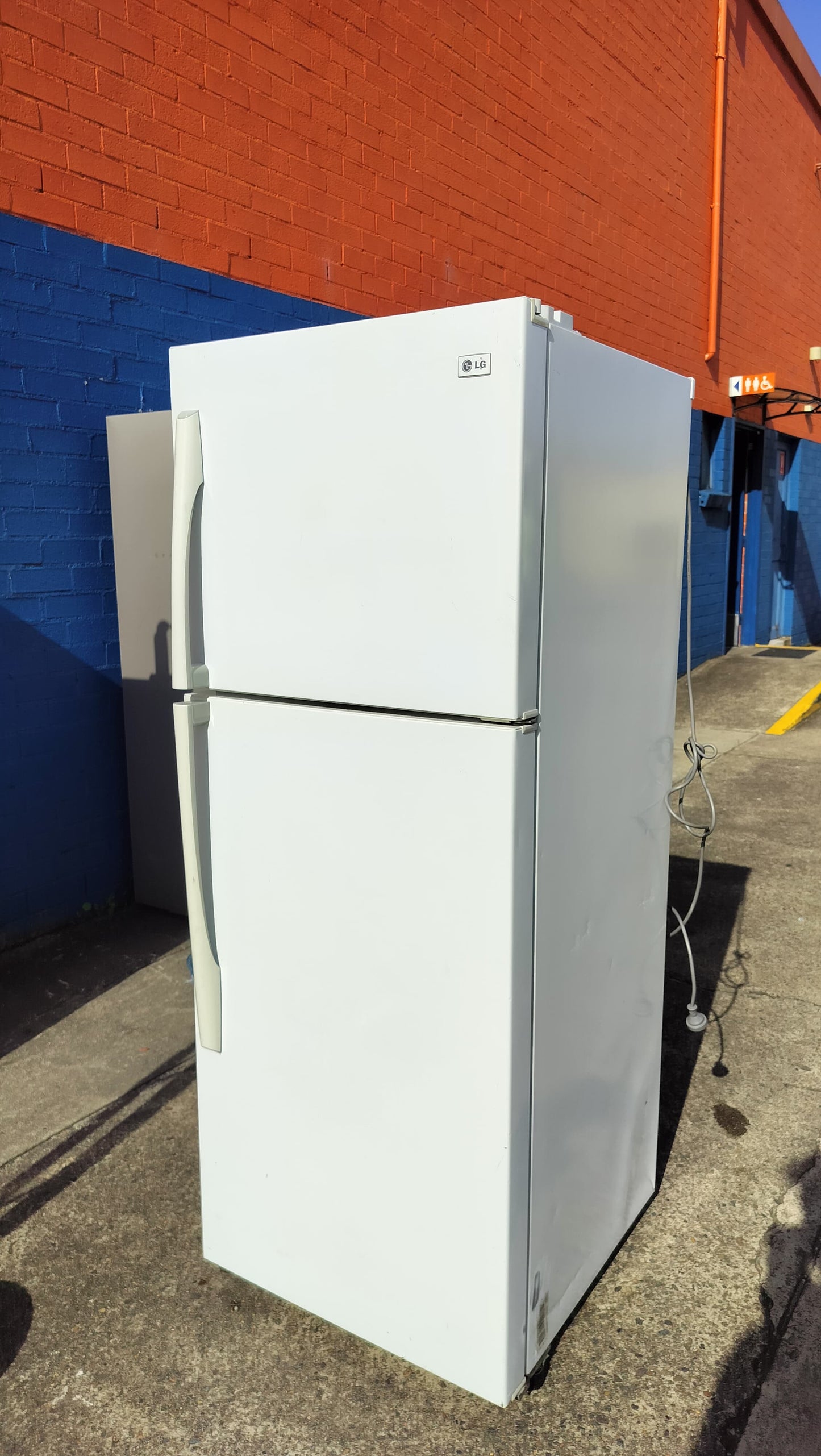 **LG 315 LITRES FRIDGE FREEZER**