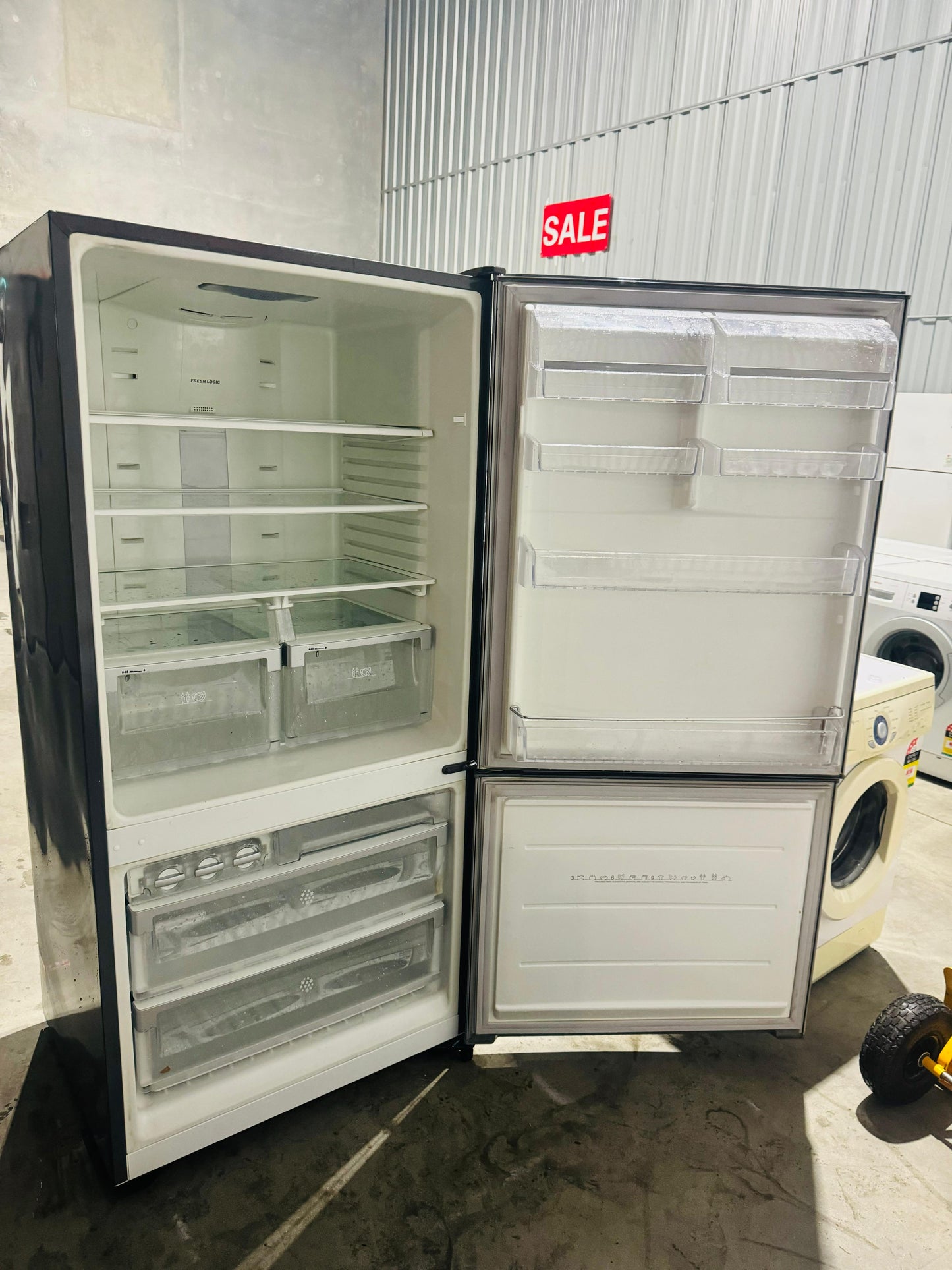 **ELECTROLUX 510 LITRES FRIDGE FREEZER**