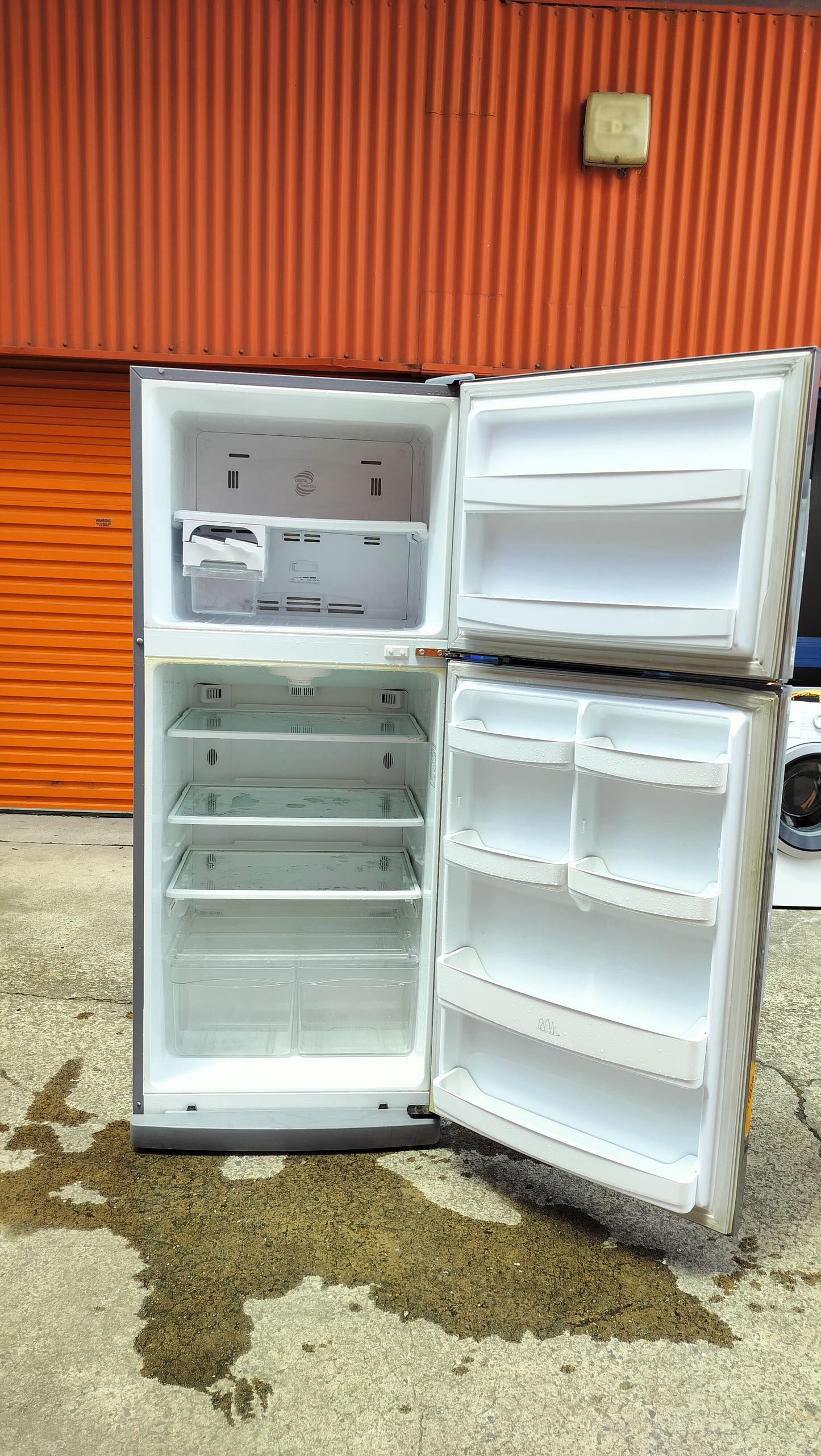 **DAEWOO 405 LITRES FRIDGE FREEZER**